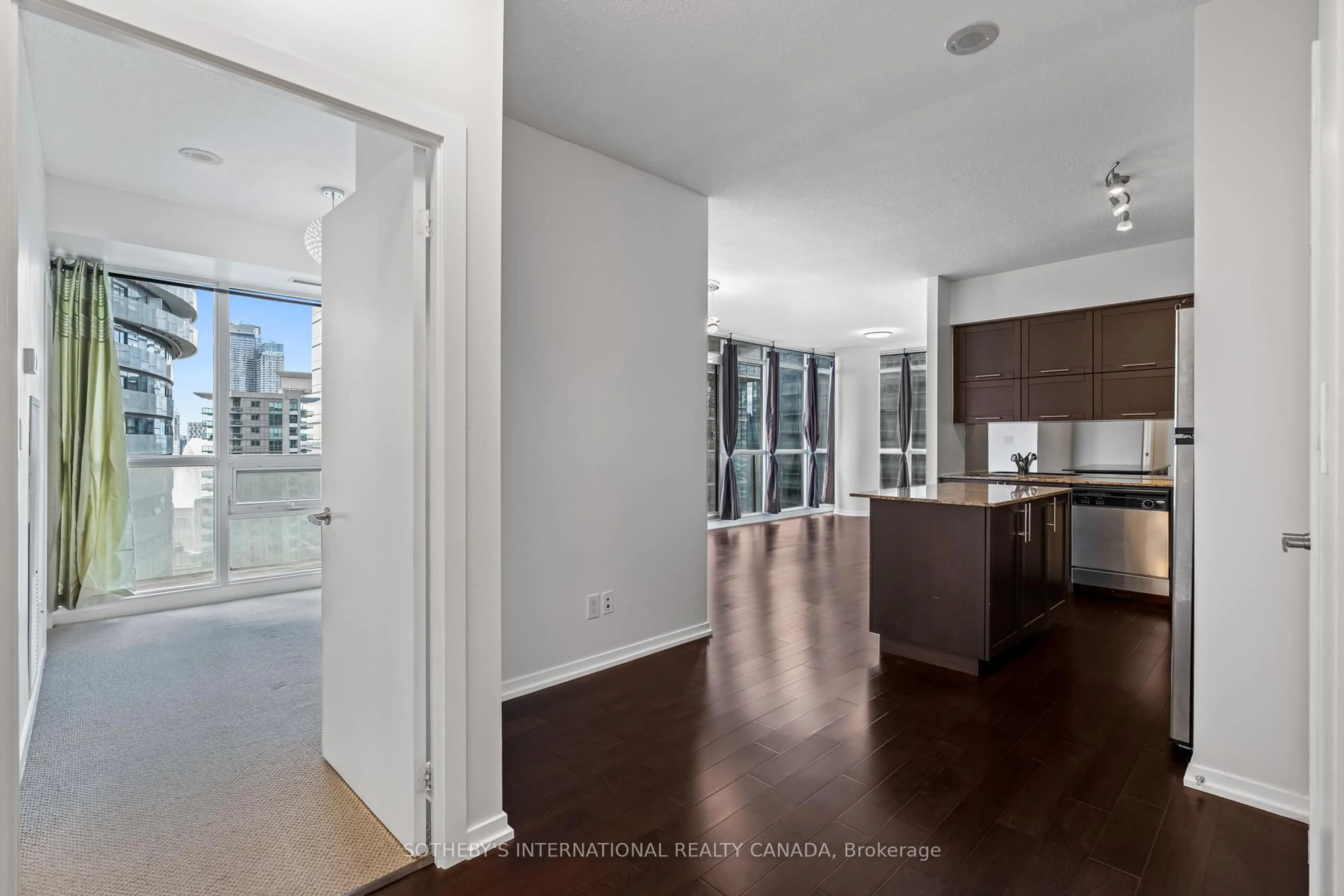 Unknown for 55 Bremner Blvd #2701, Toronto Ontario M5J 0A6