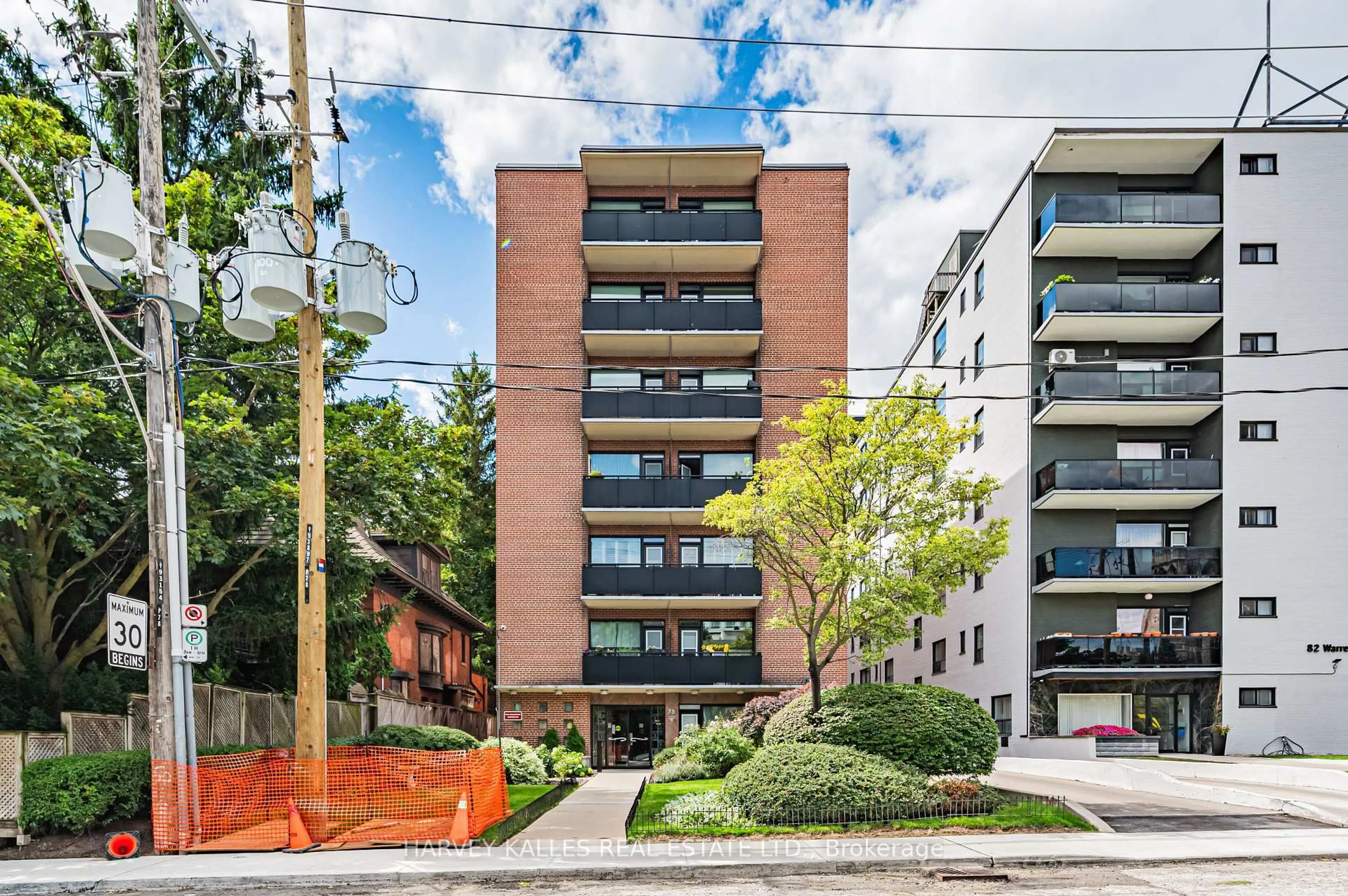 Patio, street for 78 Warren Rd #706, Toronto Ontario M4V 2R6