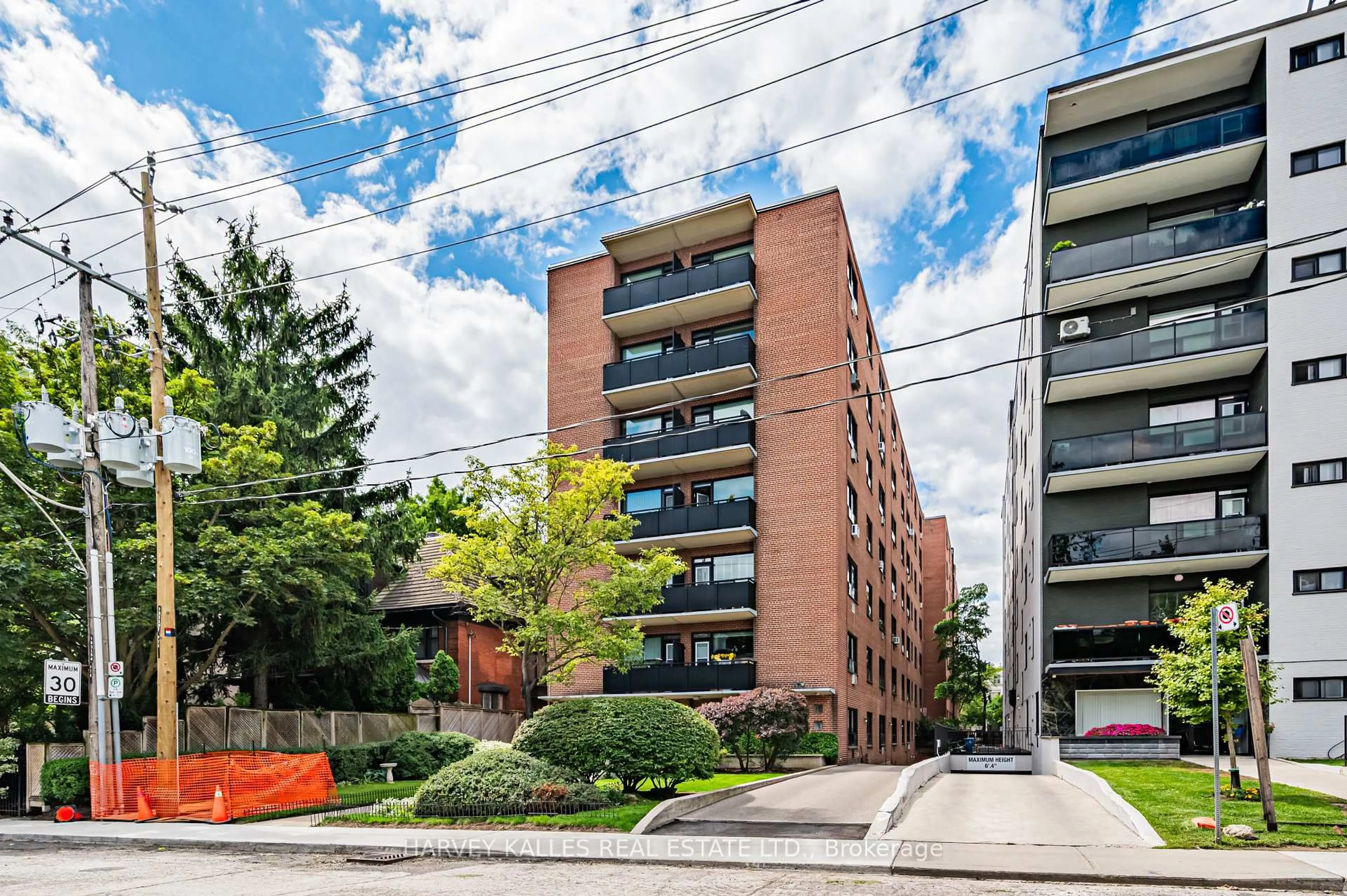 Unknown for 78 Warren Rd #706, Toronto Ontario M4V 2R6