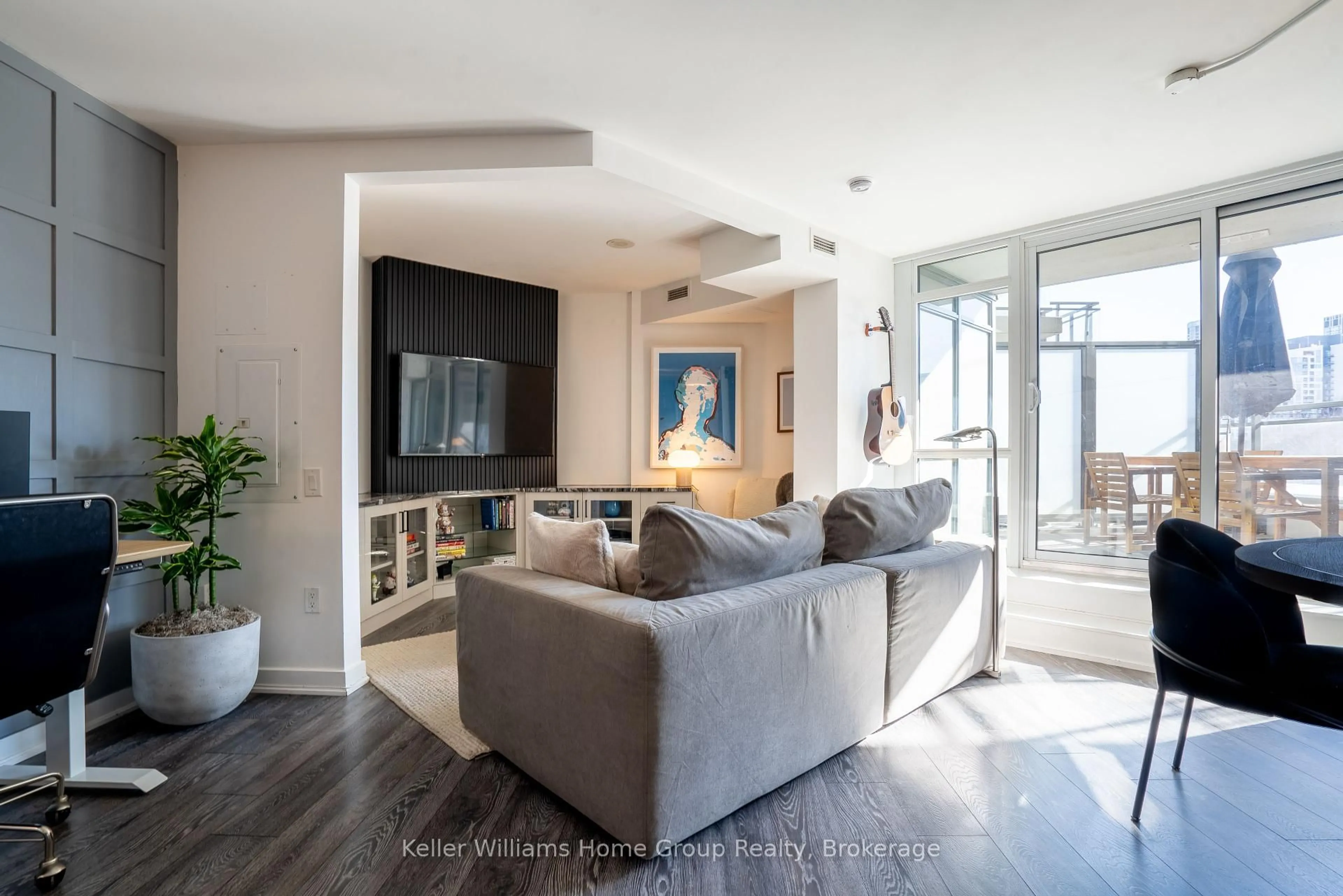 Living room with furniture, unknown for 775 KING St #430W, Toronto Ontario M5V 2K3