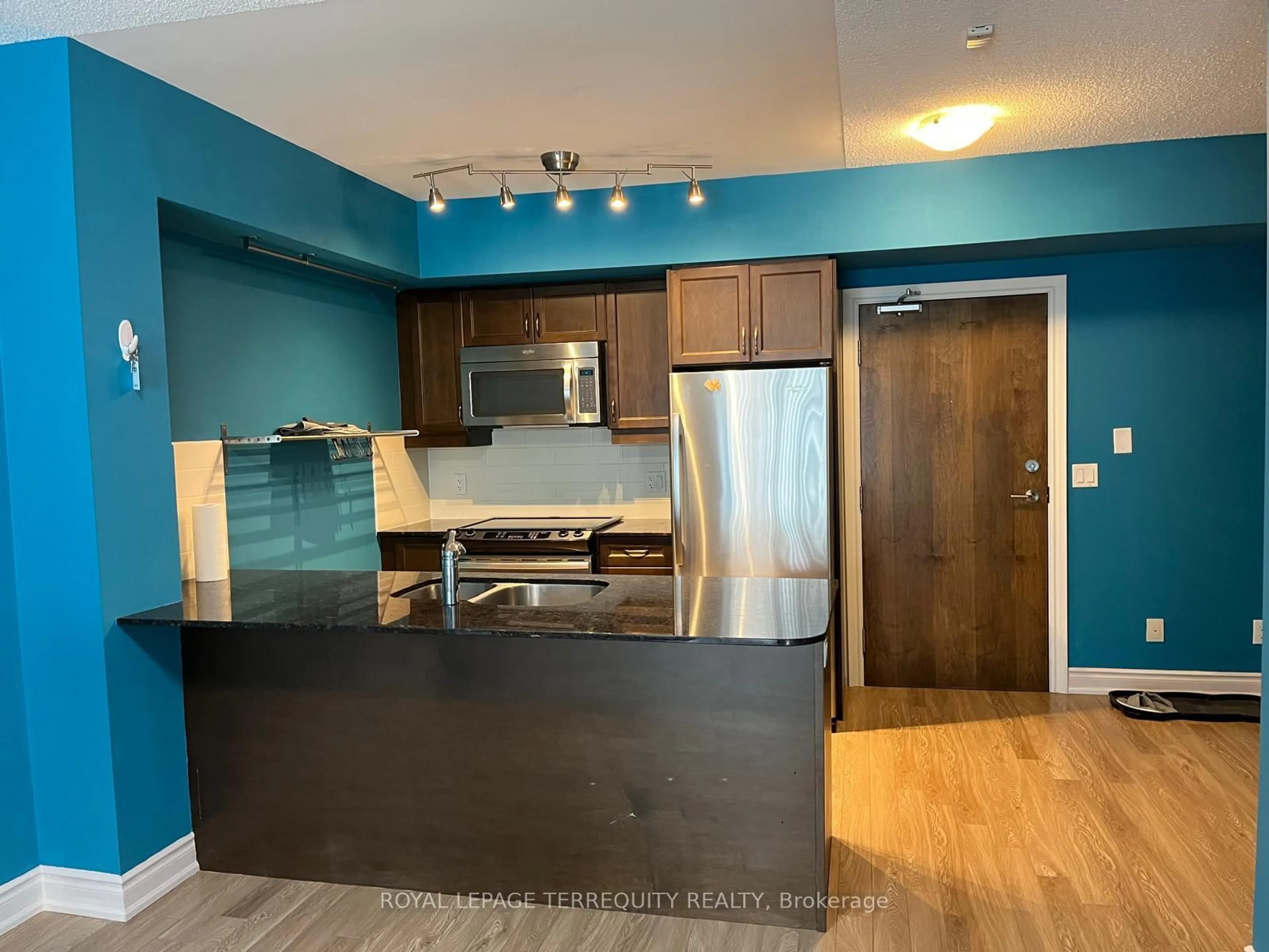Open concept kitchen, unknown for 701 Sheppard Ave #234, Toronto Ontario M2K 2Z3