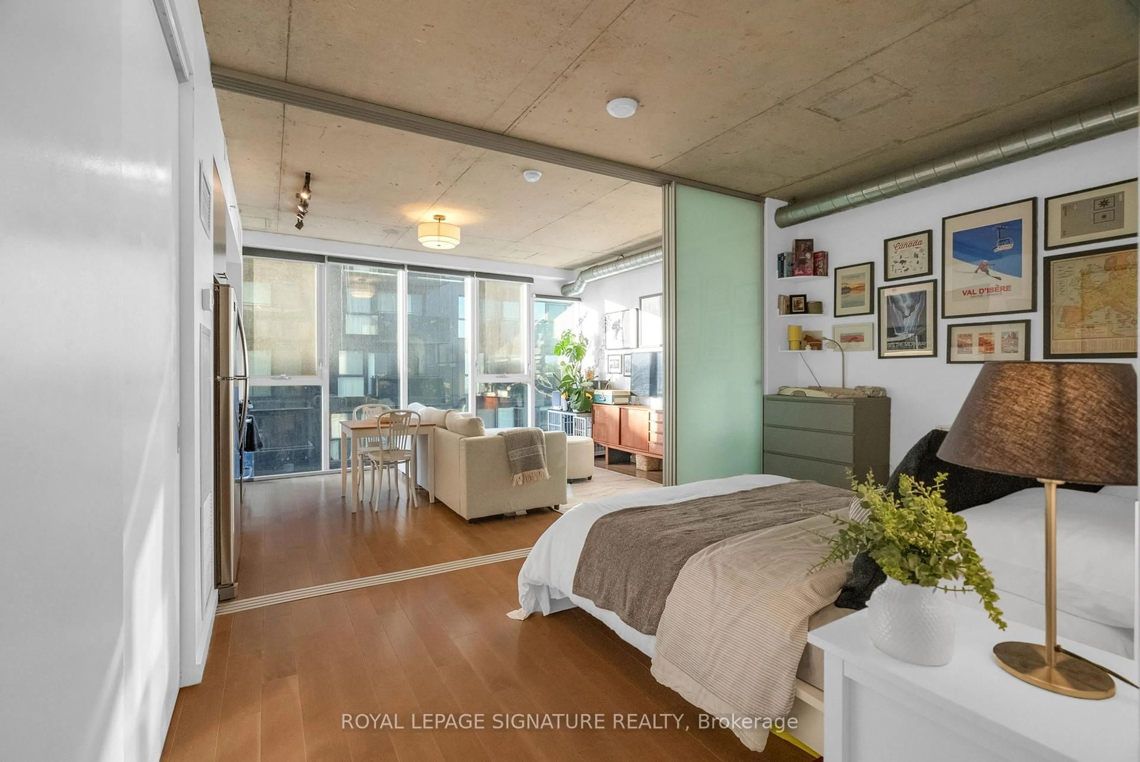 Unknown for 32 Trolley Cres #719, Toronto Ontario M5A 0E9