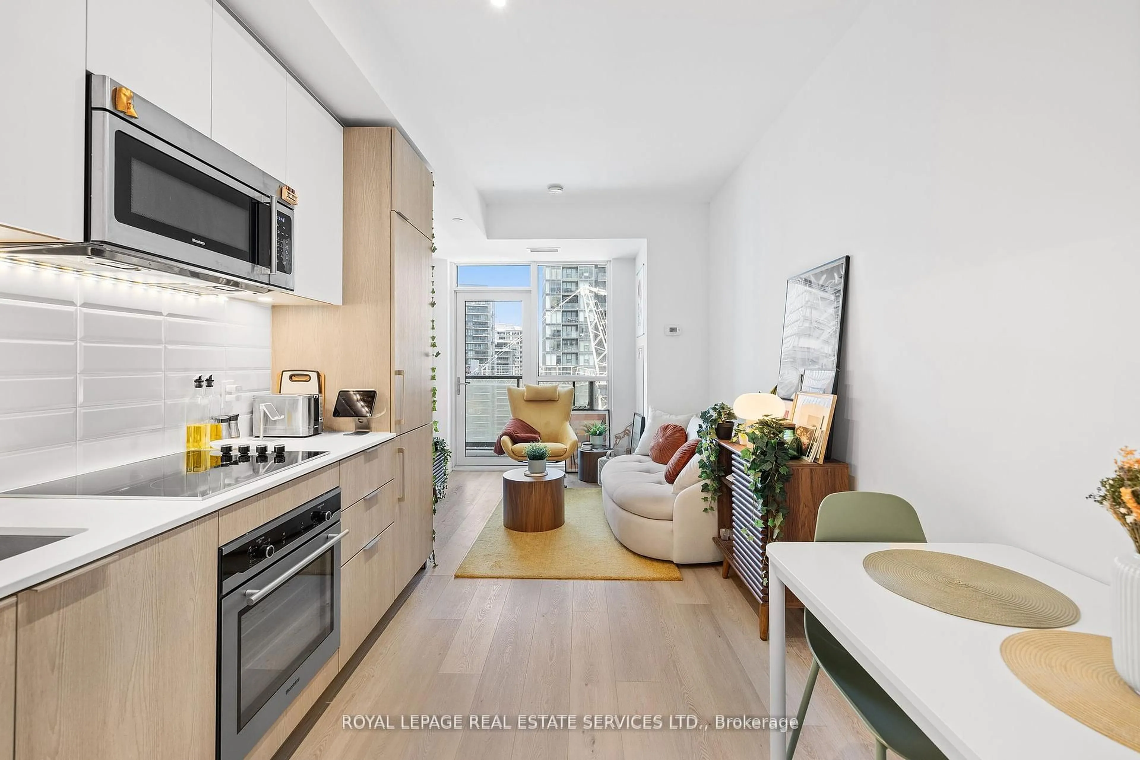 Open concept kitchen, unknown for 50 Ordnance St #1603, Toronto Ontario M6K 0C9