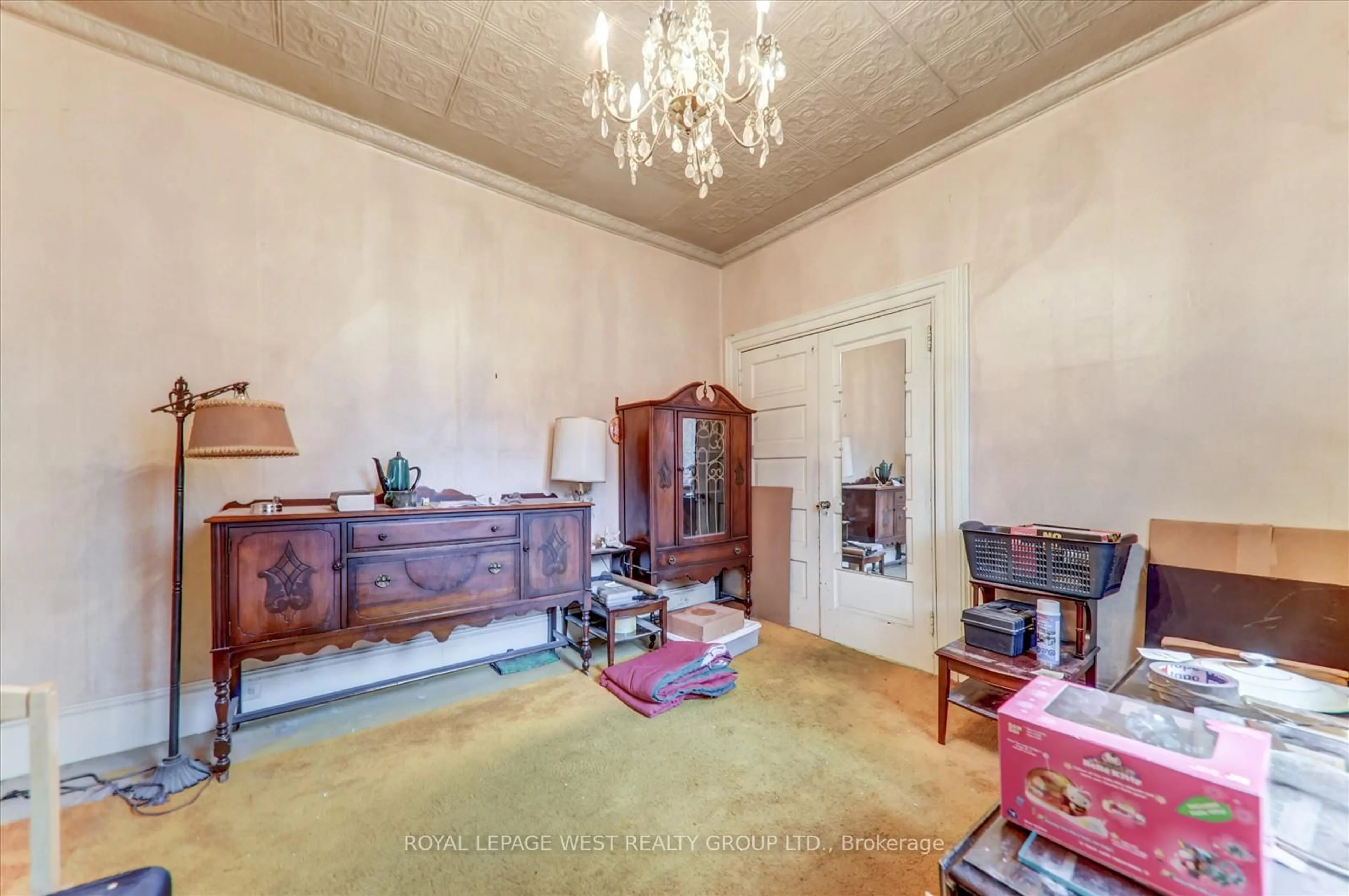 A pic of a room for 24 Augusta Ave, Toronto Ontario M5T 2K8