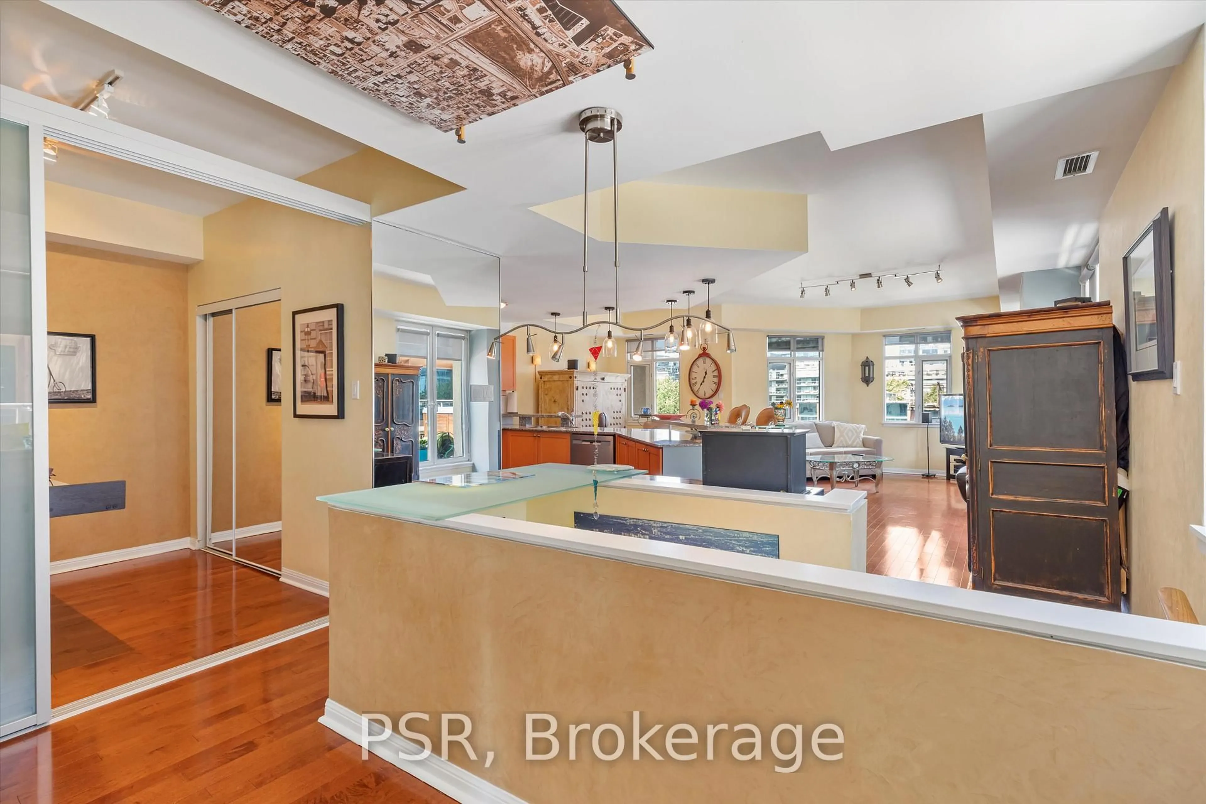 Open concept kitchen, ceramic/tile floor for 550 Front St #620, Toronto Ontario M5V 3N5
