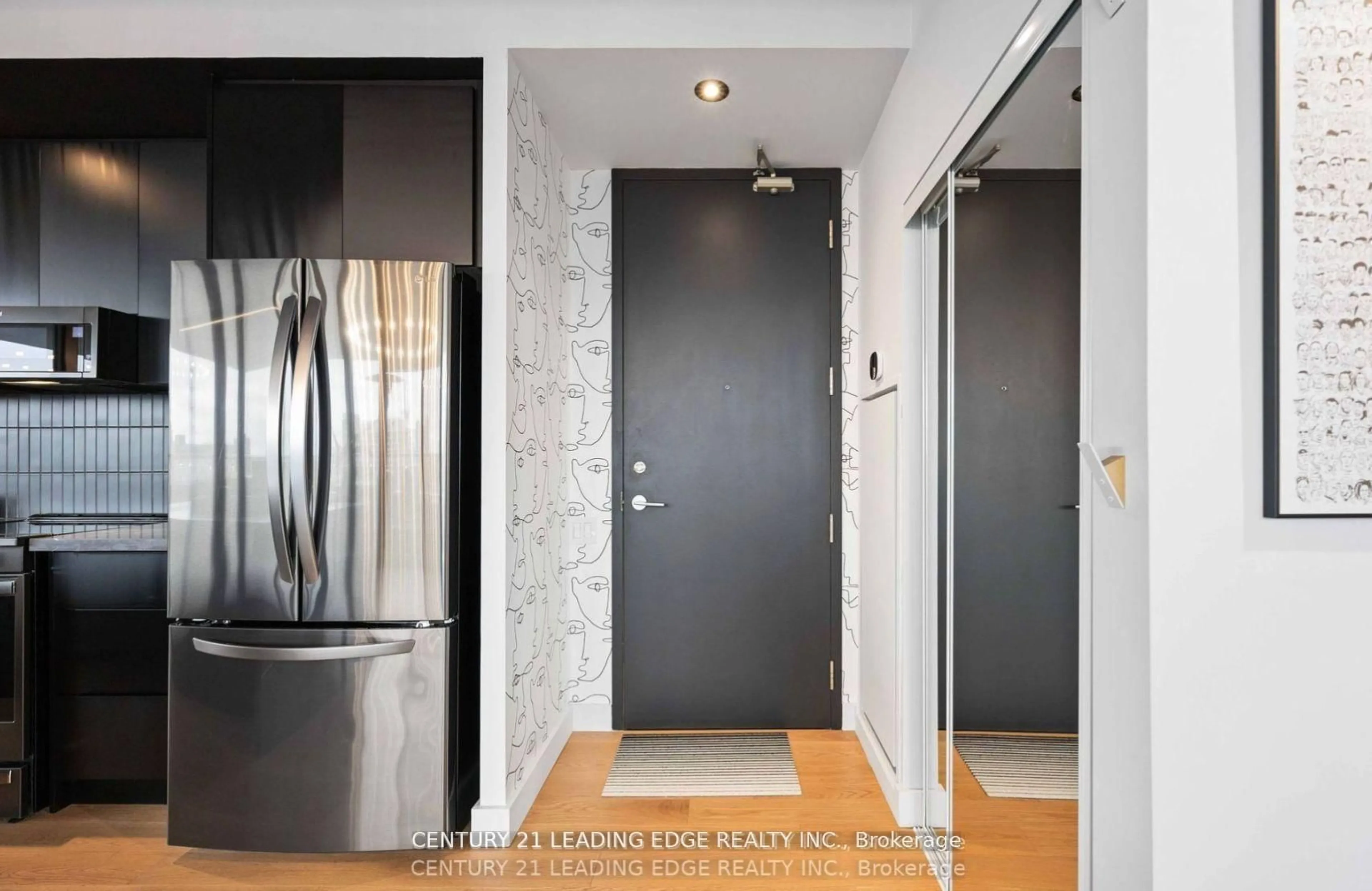 Indoor entryway for 33 Mill St #807, Toronto Ontario M5A 3R3