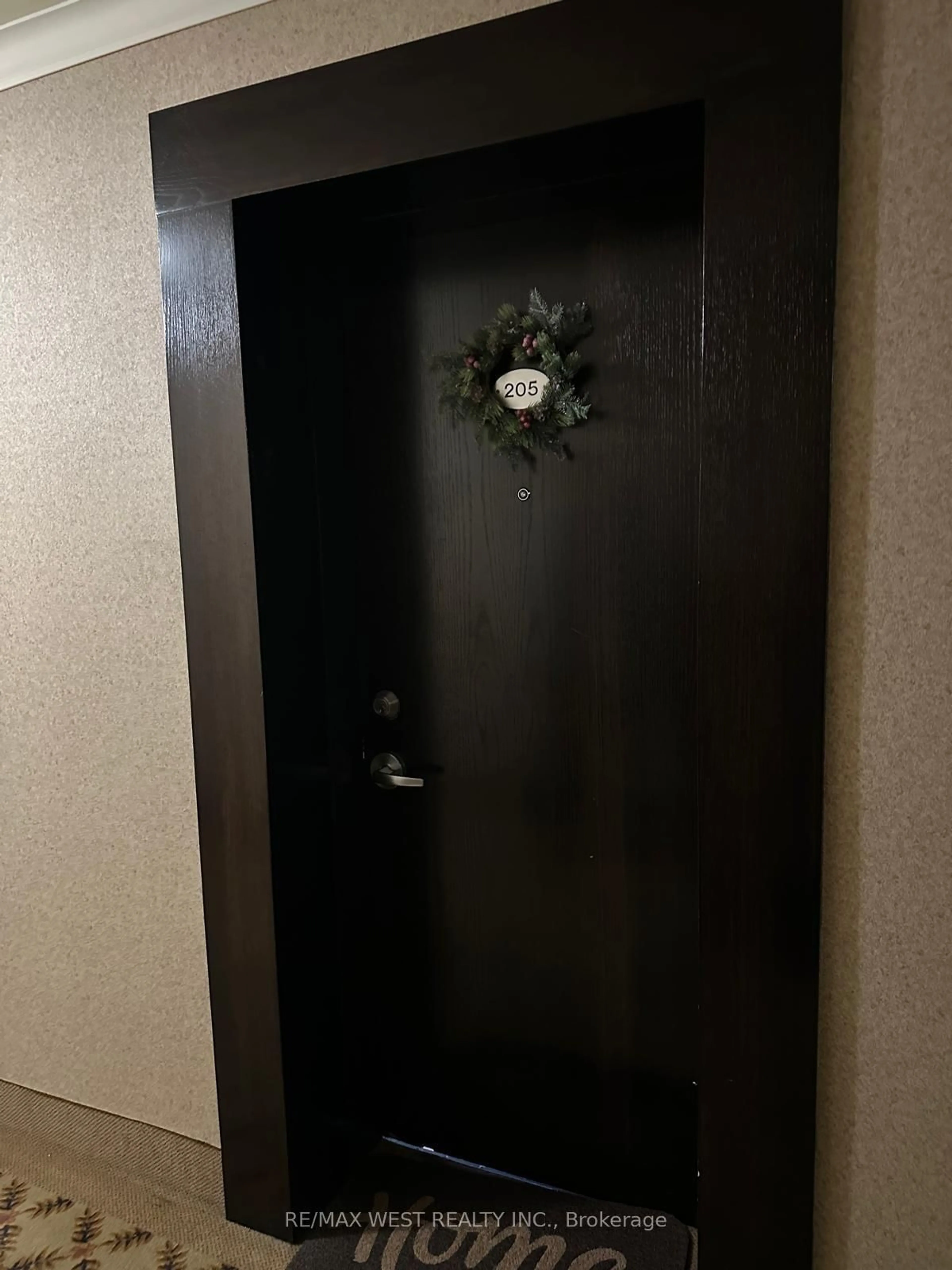 Unknown for 2550 Bathurst St #205, Toronto Ontario M6B 2Z2