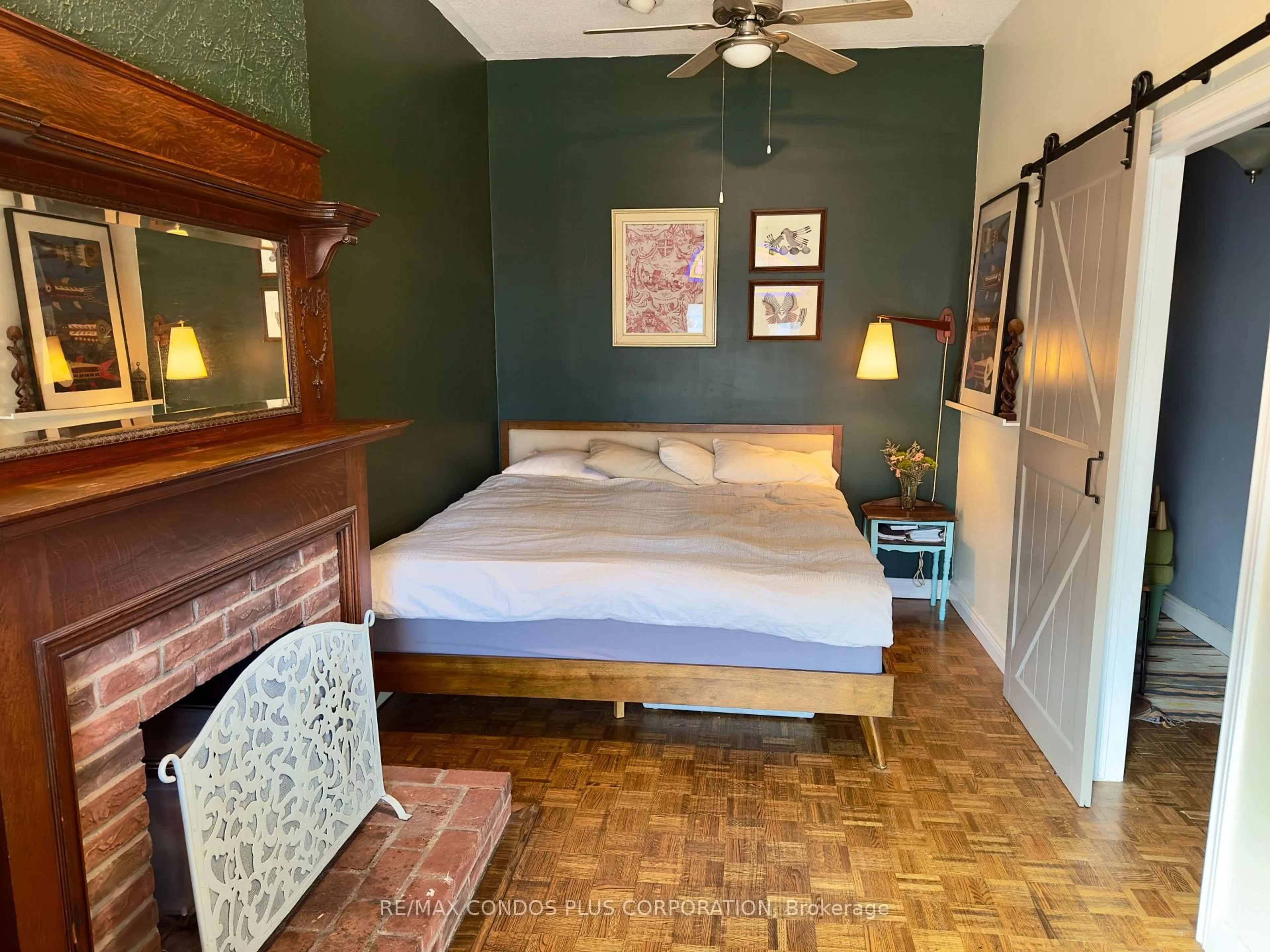 Bedroom with bed, unknown for 548 Roxton Rd, Toronto Ontario M6G 3R4