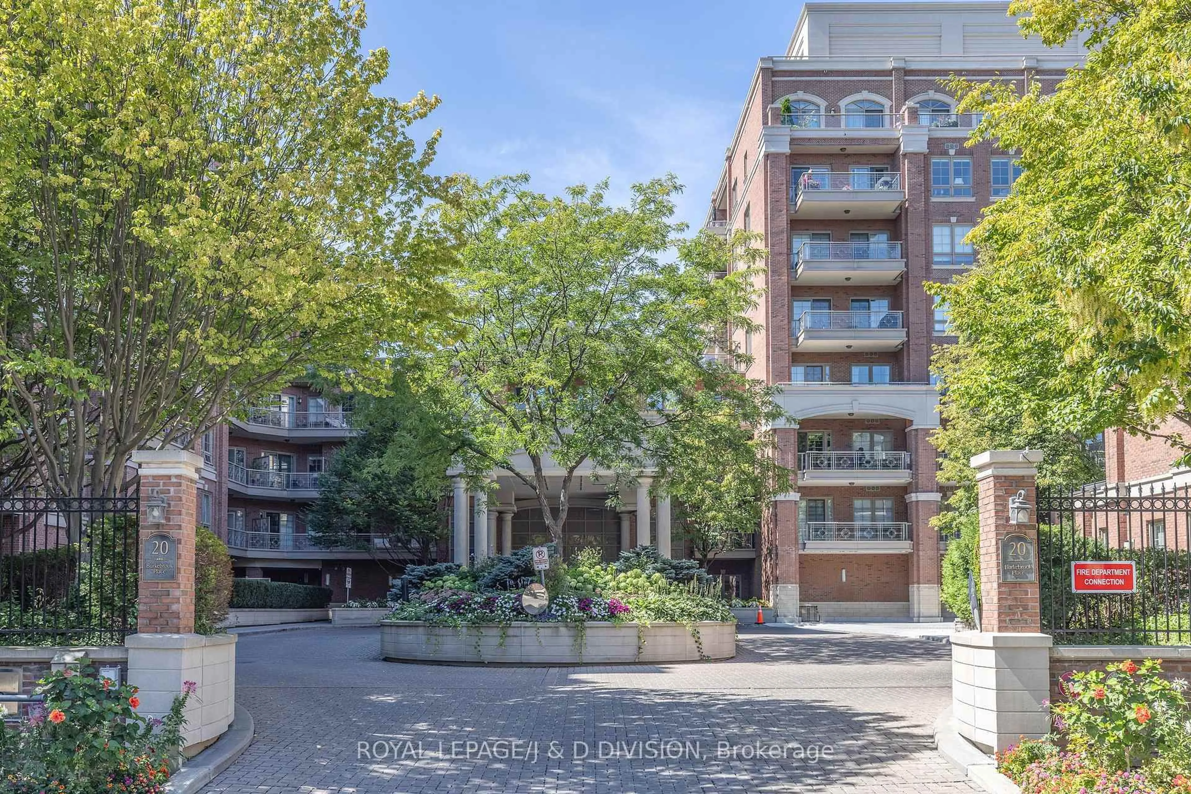 Patio, street for 20 Burkebrook Pl #334, Toronto Ontario M4G 0A1