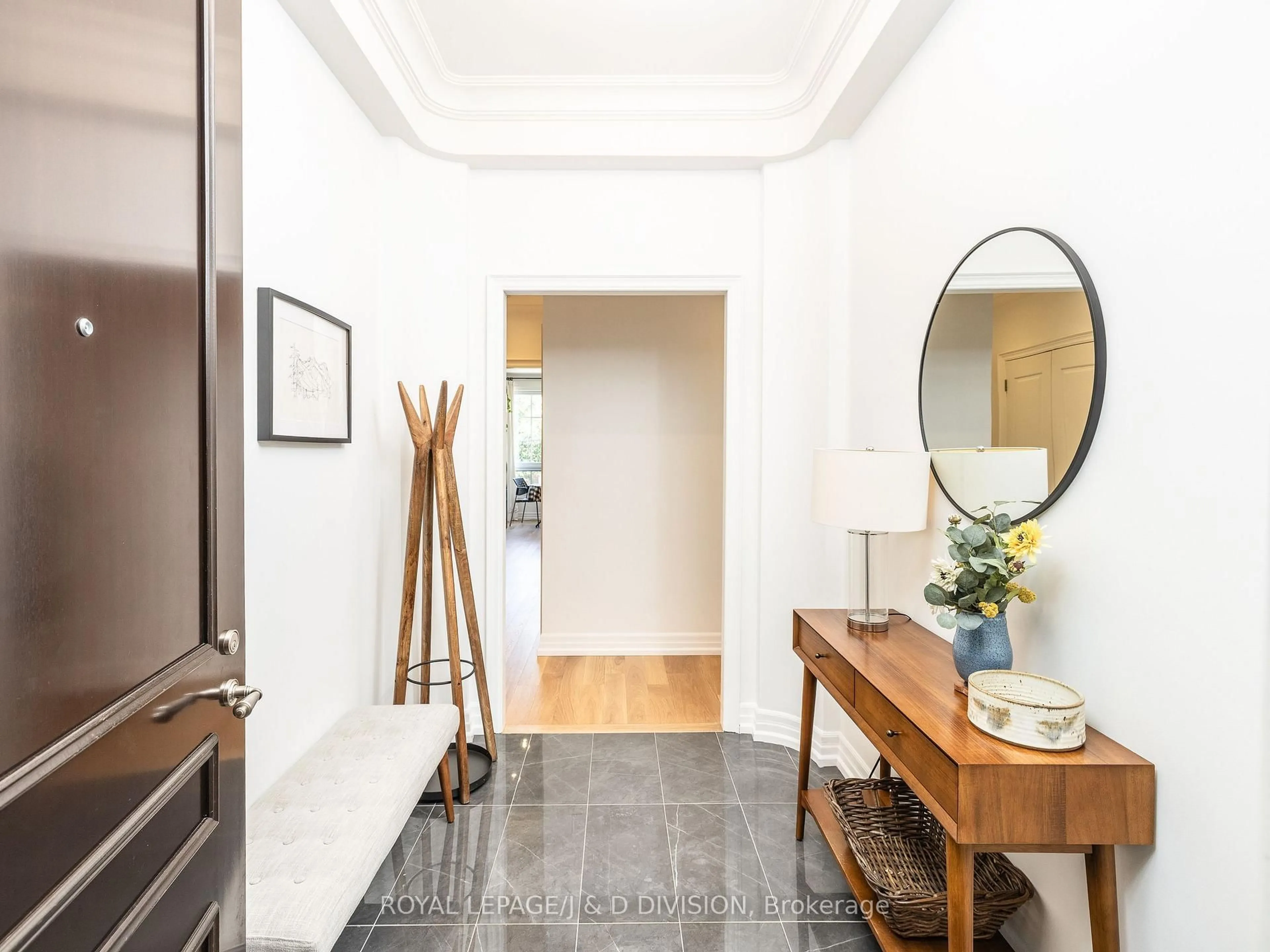 Indoor entryway for 20 Burkebrook Pl #334, Toronto Ontario M4G 0A1