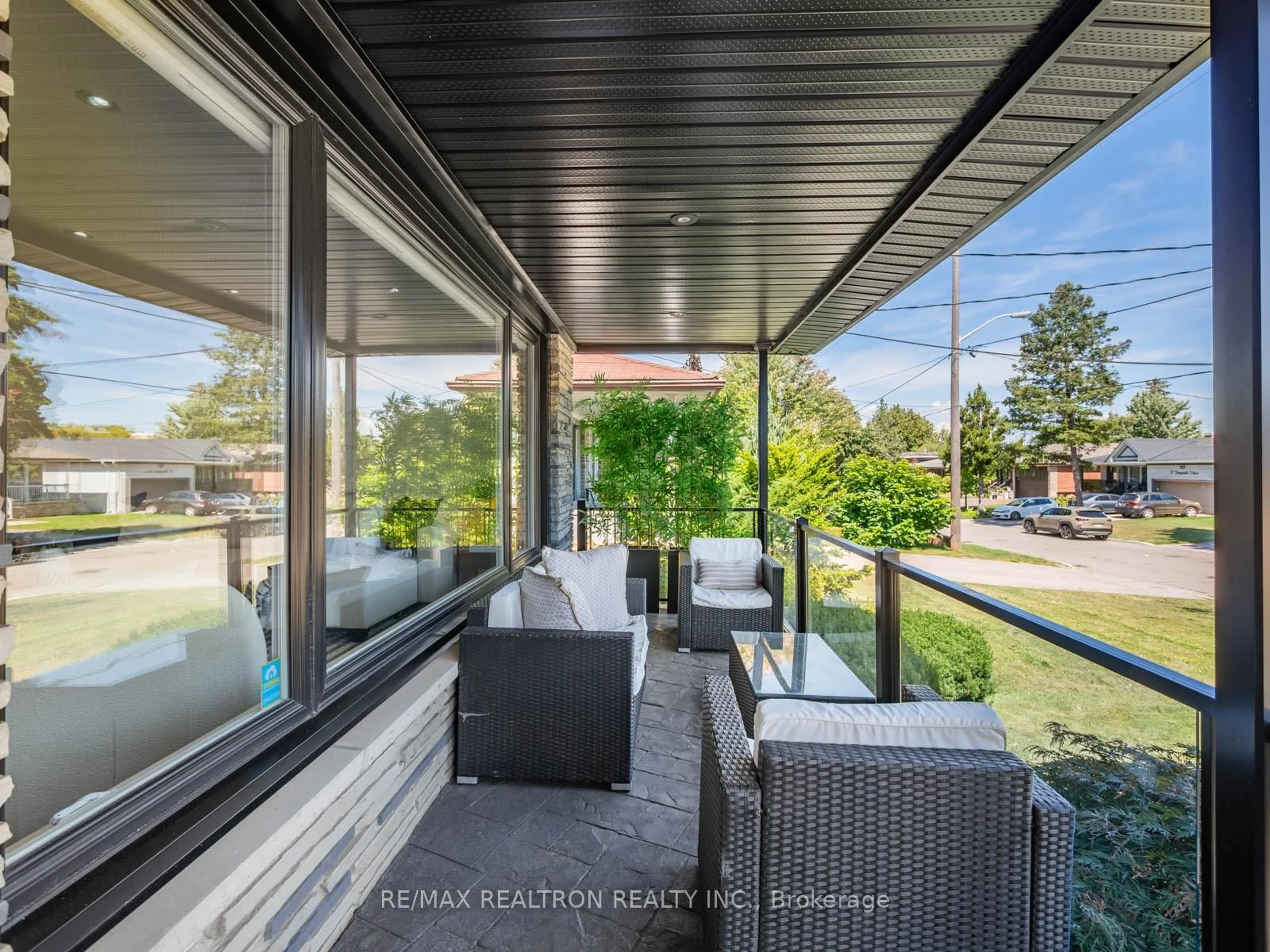 Patio, street for 10 Terrydale Dr, Toronto Ontario M3H 5M6