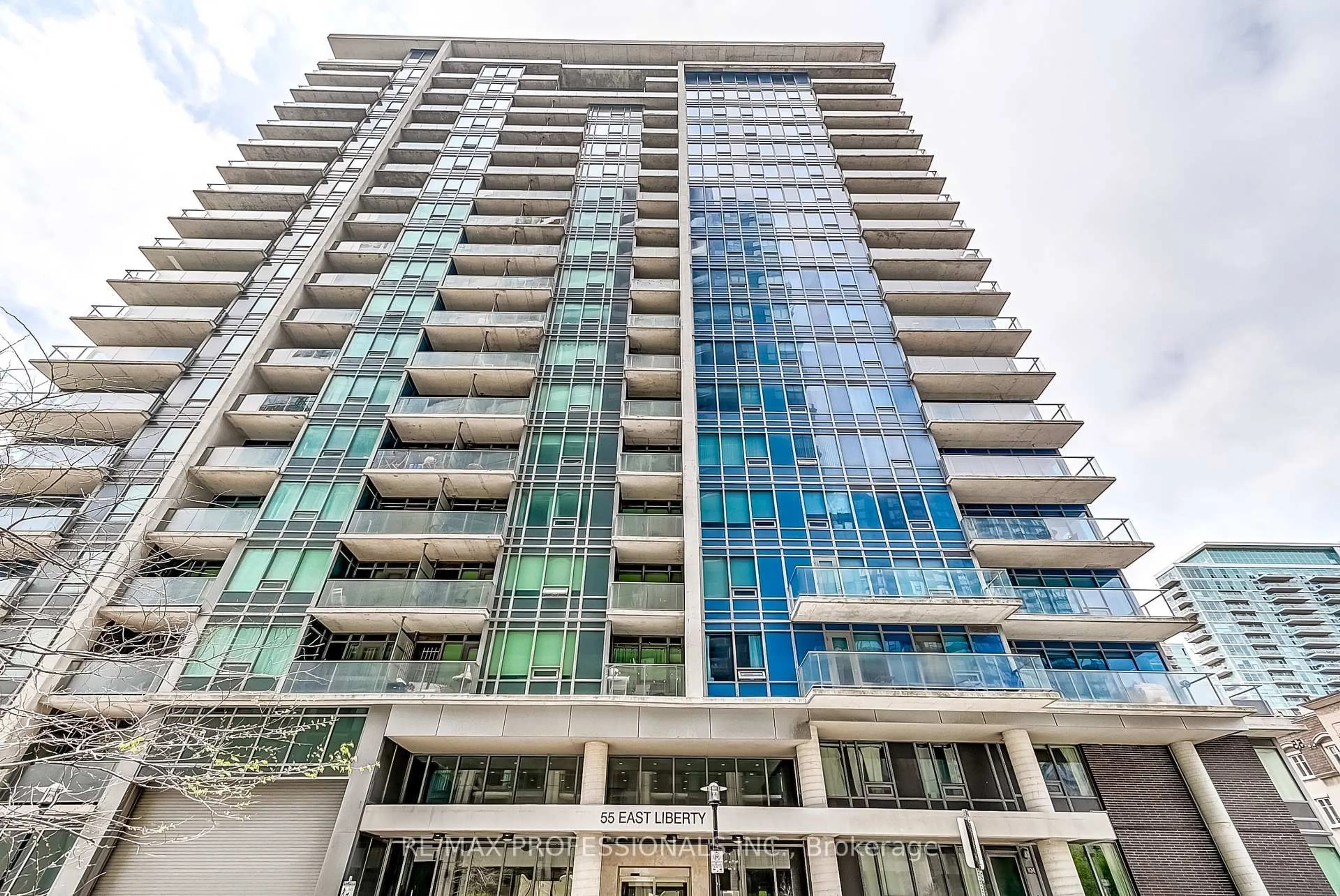 Indoor foyer for 55 East Liberty St #1210, Toronto Ontario M6K 3P9