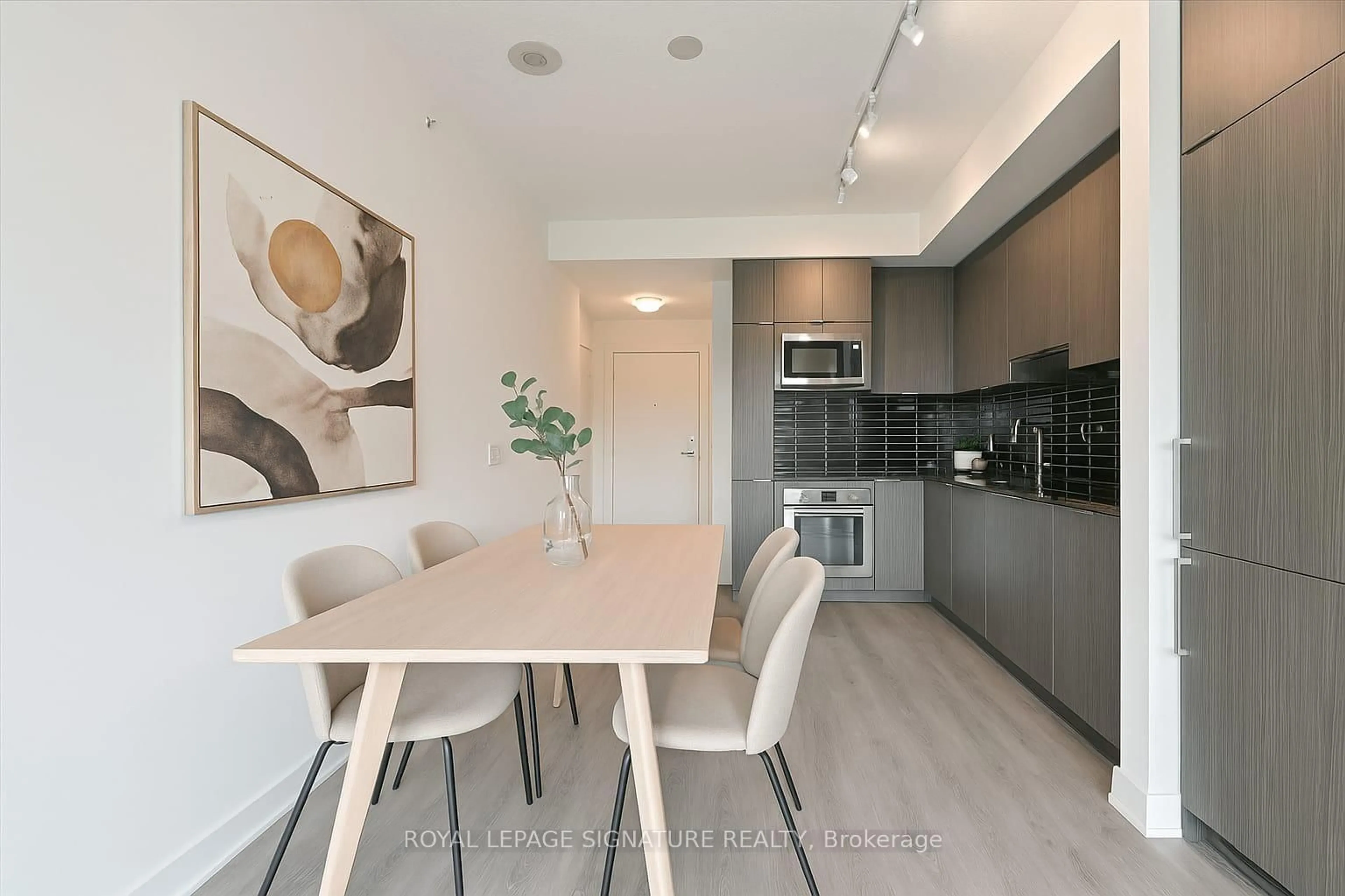 Open concept kitchen, unknown for 99 The Donway #506, Toronto Ontario M3C 0N8
