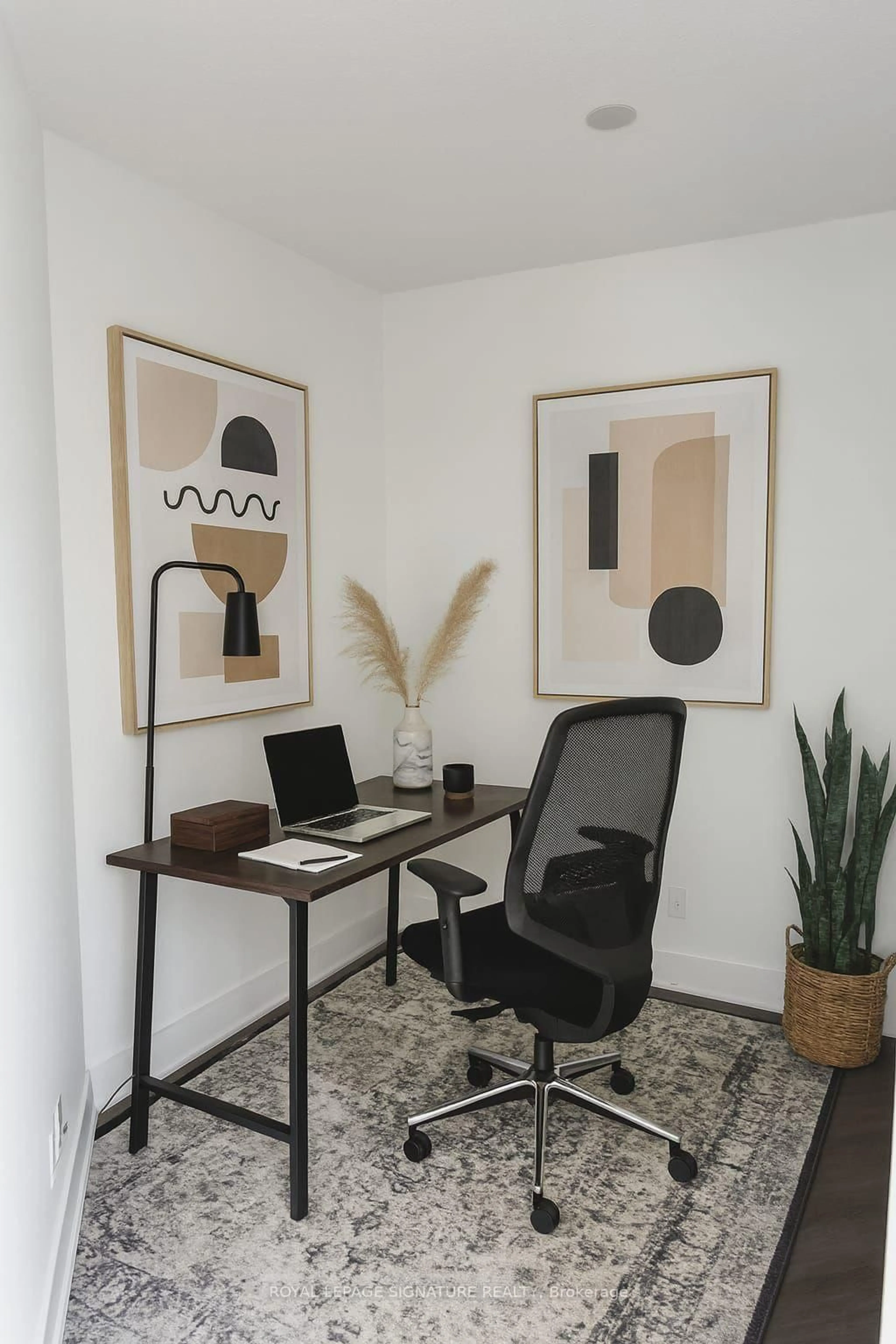A pic of a room for 99 The Donway #506, Toronto Ontario M3C 0N8