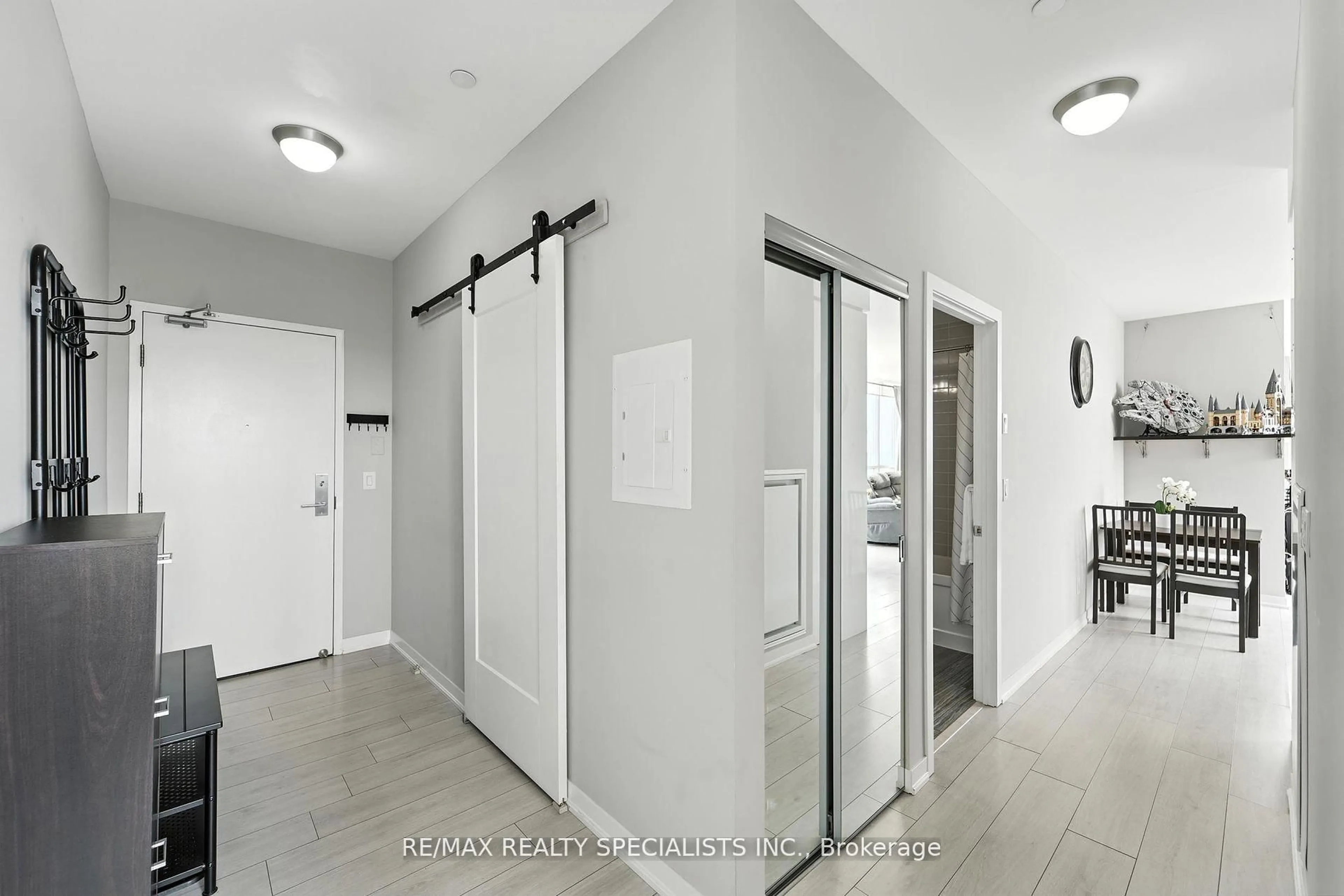 Indoor entryway for 51 East Liberty St #401, Toronto Ontario M6K 3P8