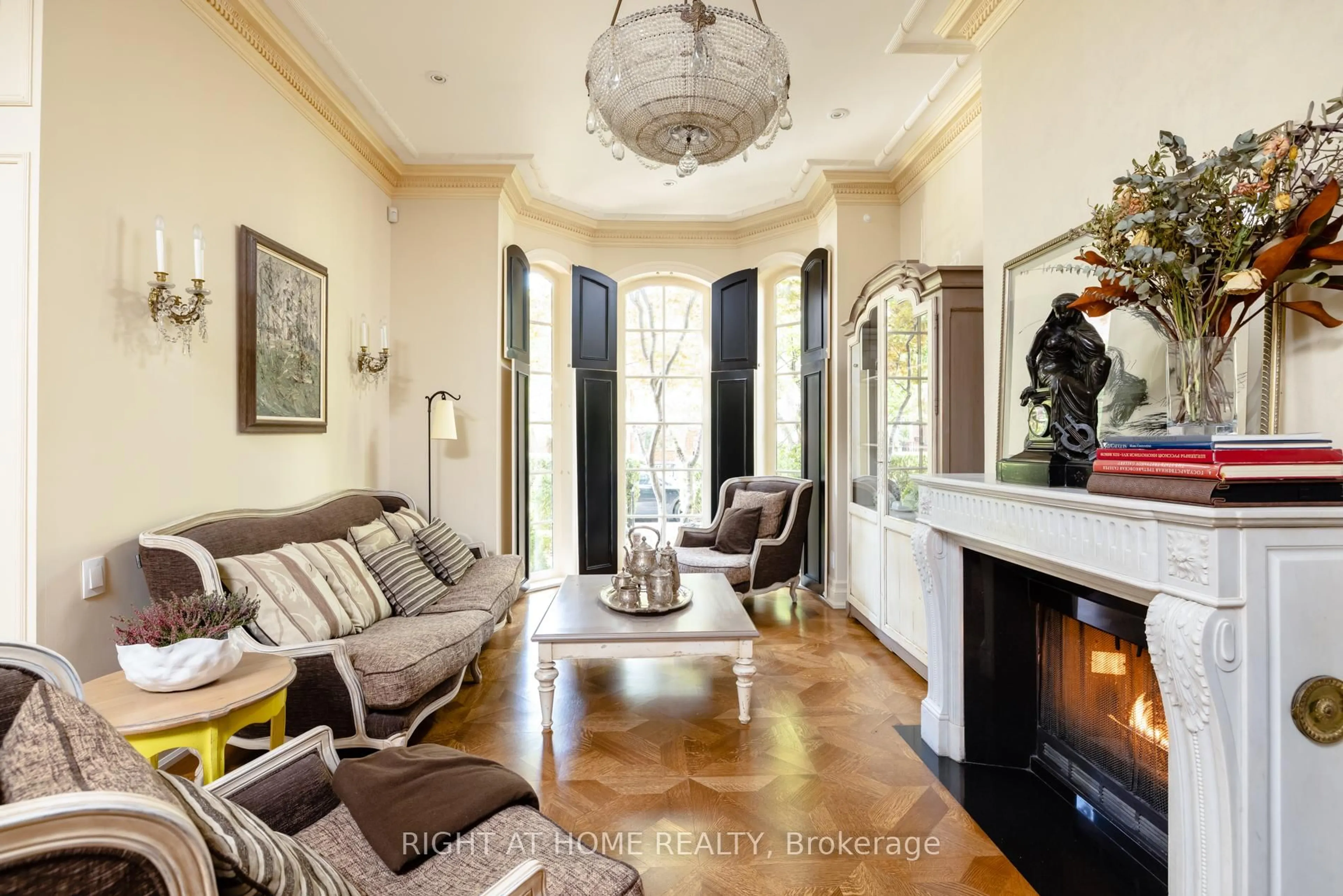 Living room with furniture, unknown for 51 Hazelton Ave, Toronto Ontario M5R 2E3