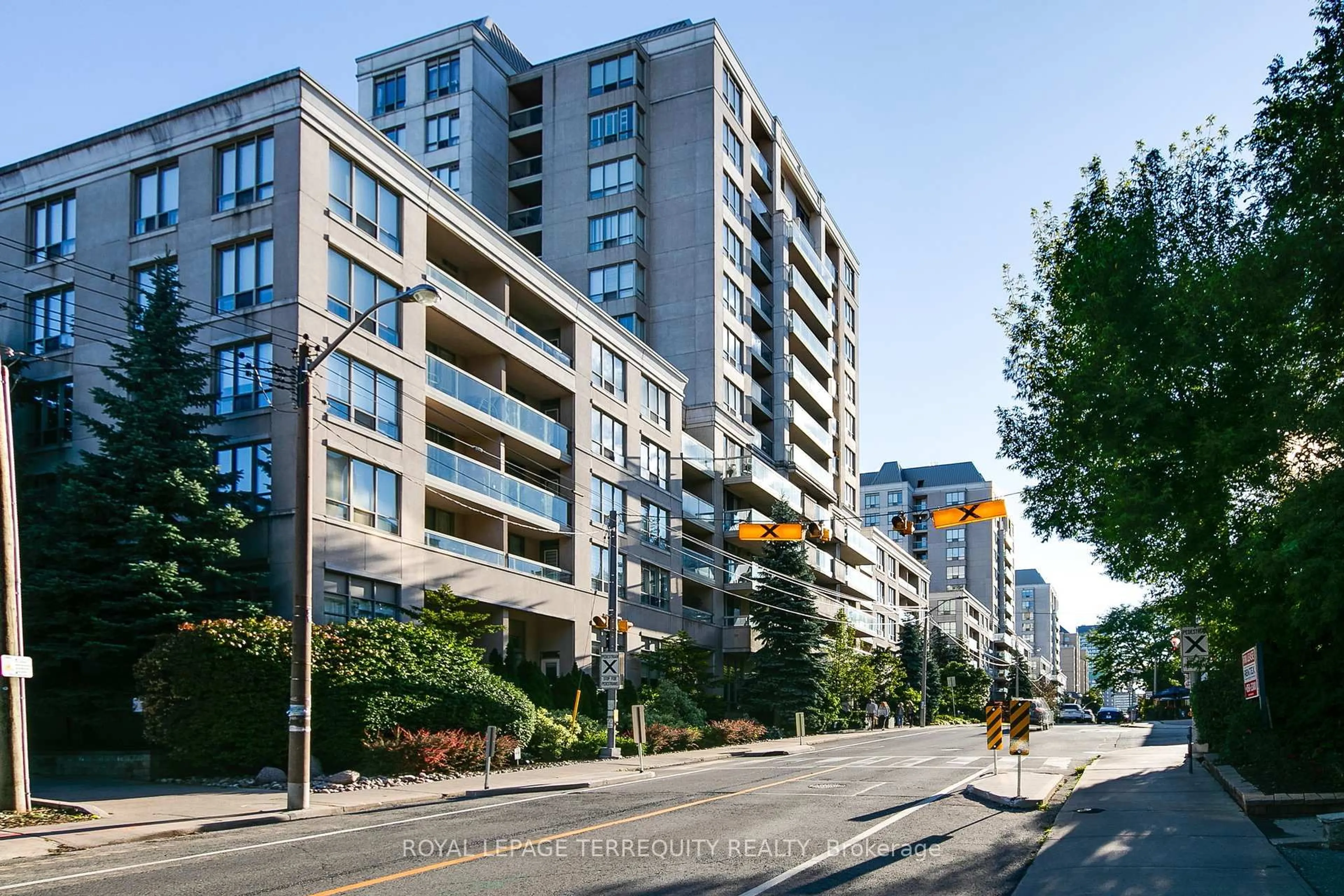 A pic from outside/outdoor area/front of a property/back of a property/a pic from drone, street for 253 Merton St #501, Toronto Ontario M4S 3H2