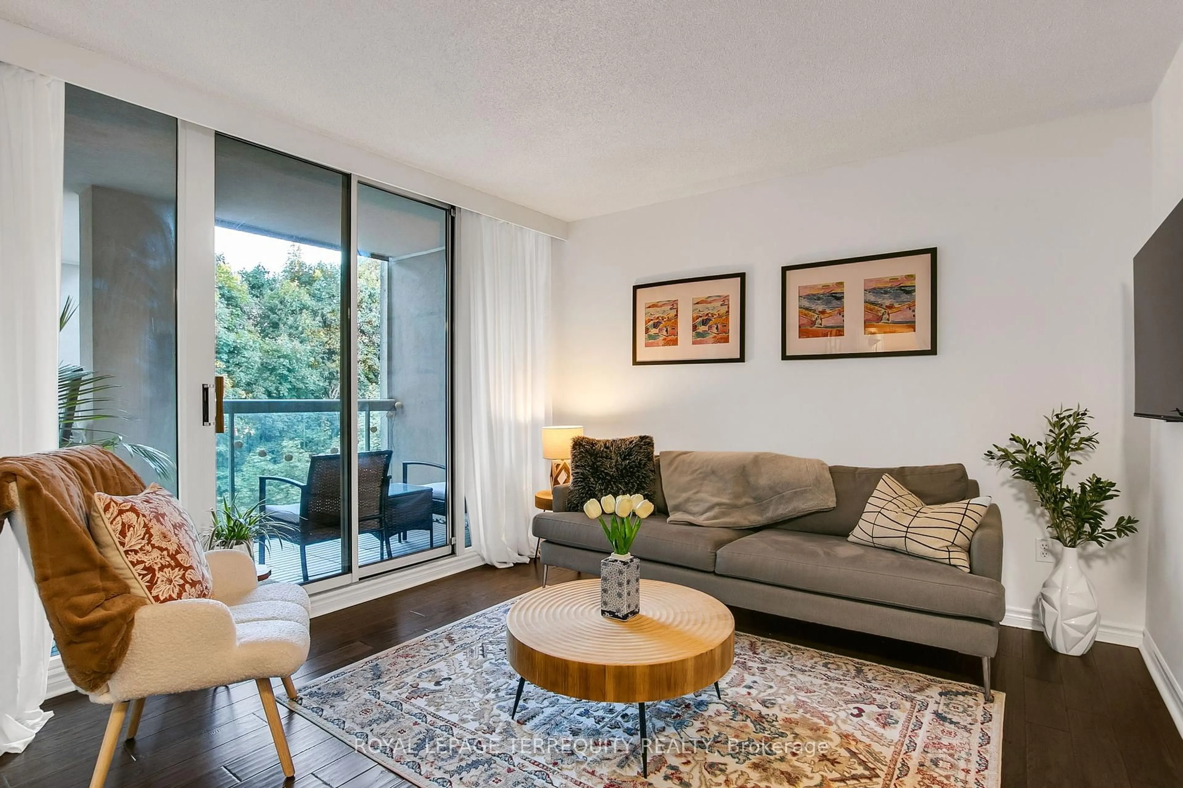 Living room with furniture, unknown for 253 Merton St #501, Toronto Ontario M4S 3H2