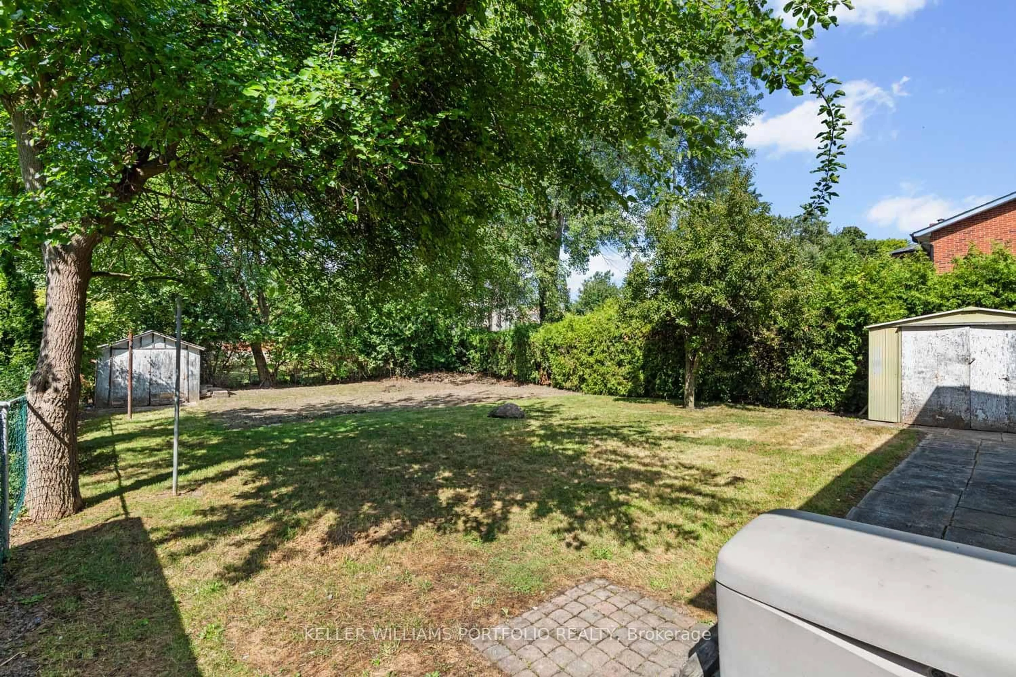 Patio, forest/trees view for 378 Cummer Ave, Toronto Ontario M2M 2G2