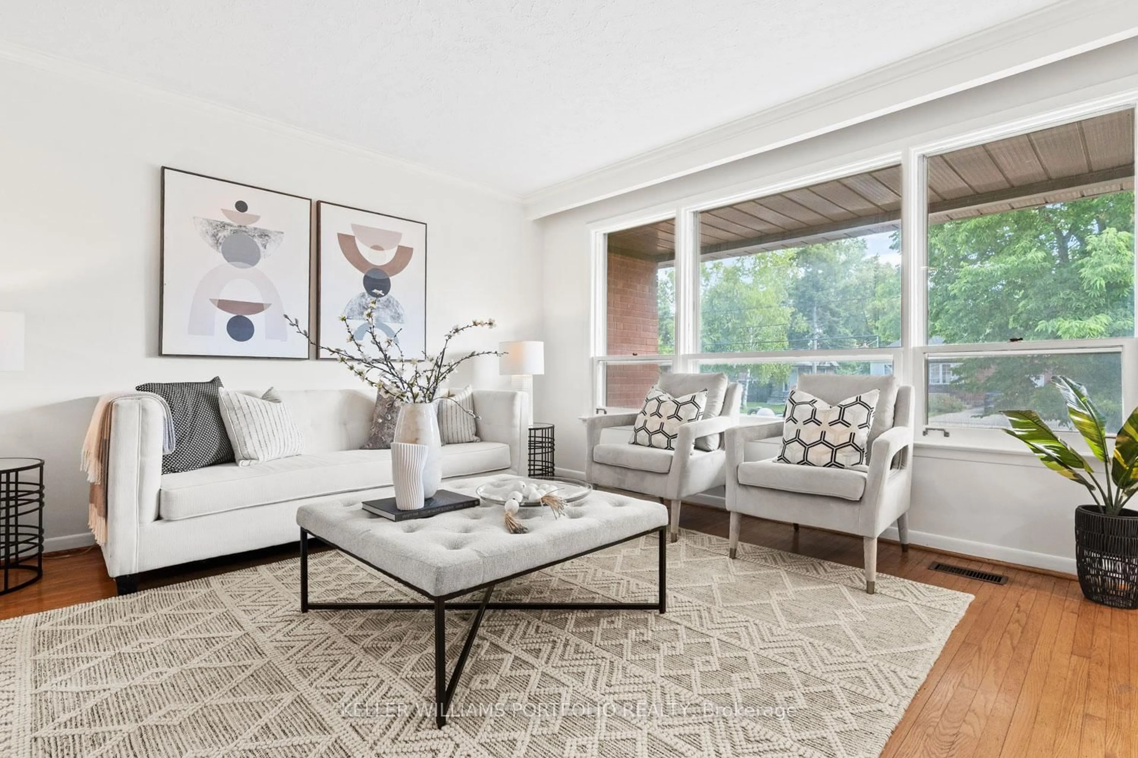 Living room with furniture, unknown for 378 Cummer Ave, Toronto Ontario M2M 2G2