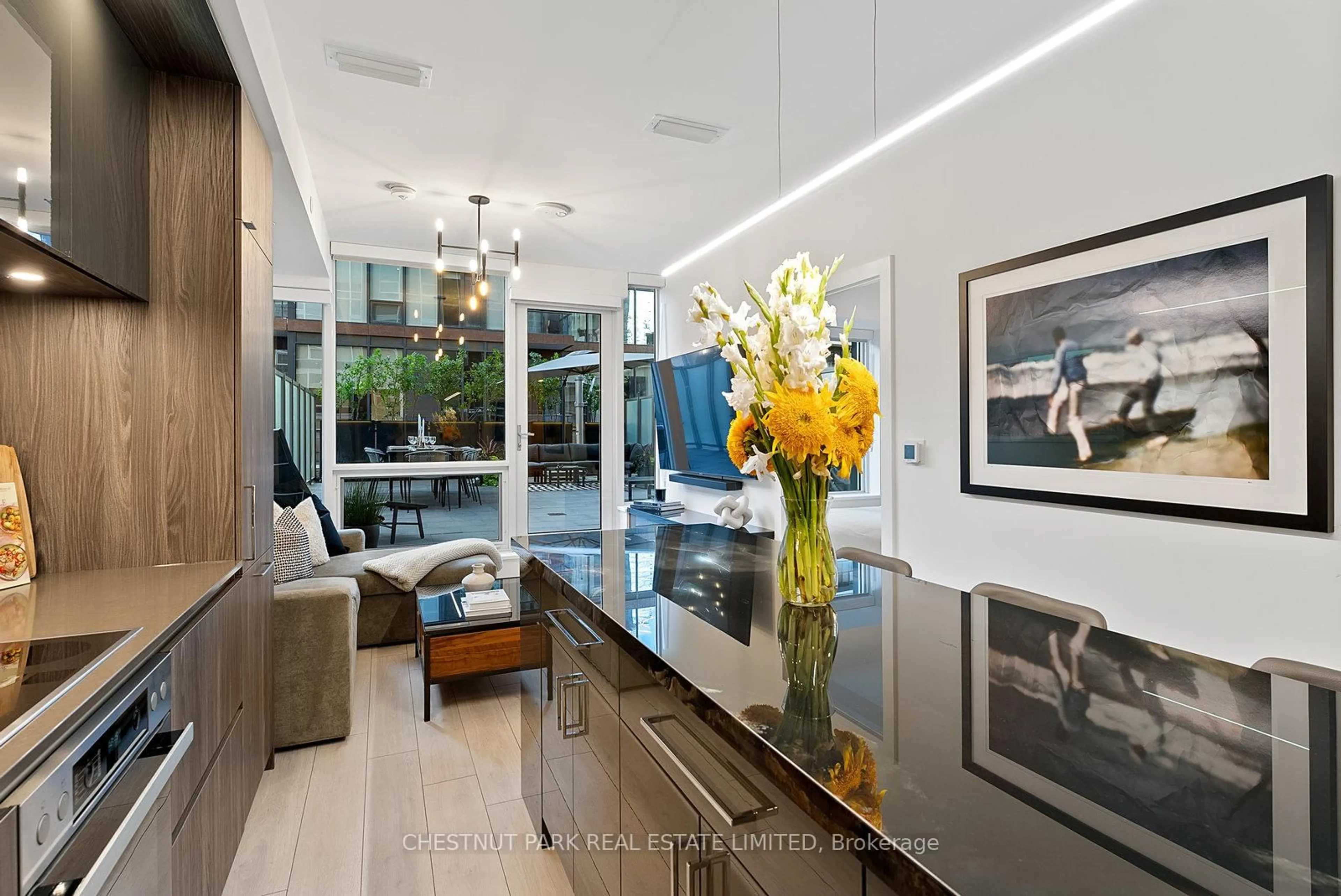 Indoor foyer for 15 Mercer St #610, Toronto Ontario M5V 1H2