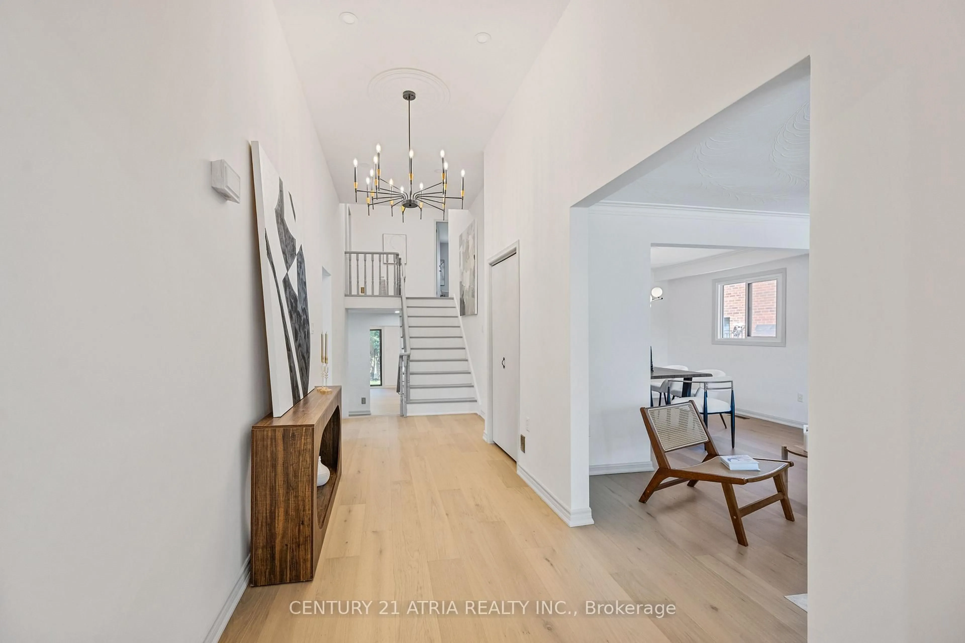 Indoor foyer for 70 Ernest Ave, Toronto Ontario M2J 3T5