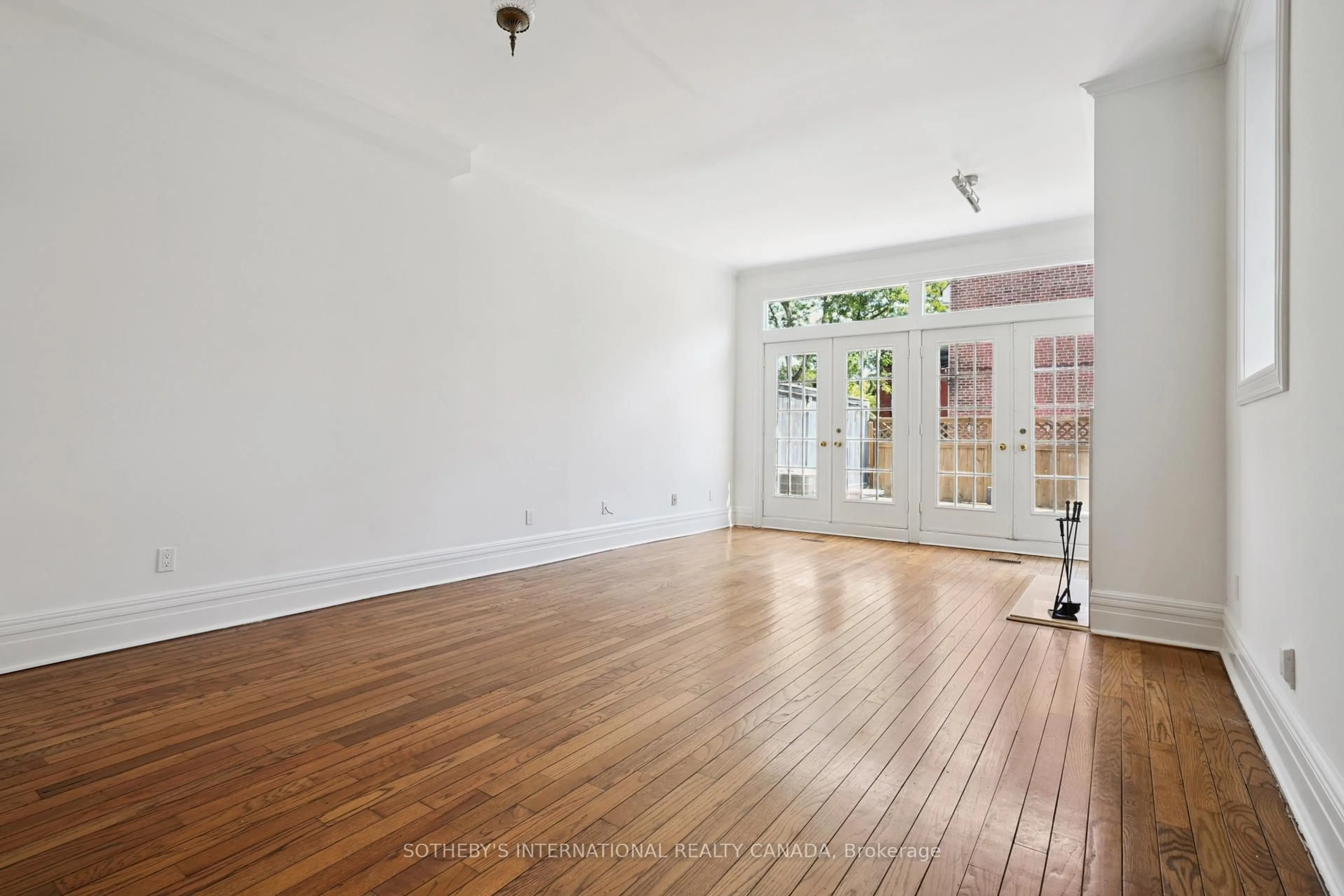 A pic of a room for 425A Sackville St, Toronto Ontario M4X 1T1