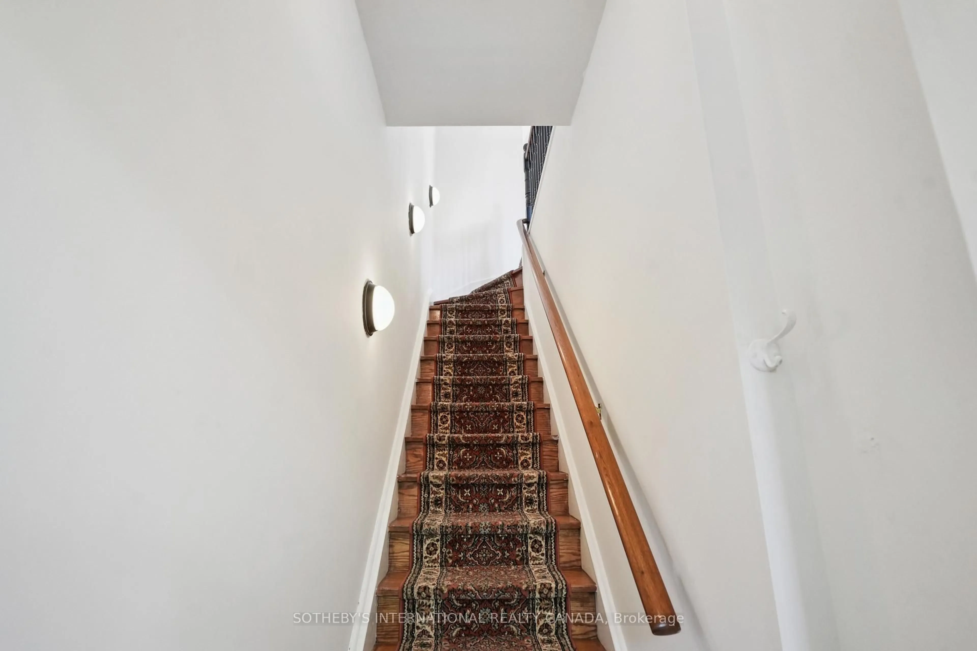 Stairs for 425A Sackville St, Toronto Ontario M4X 1T1