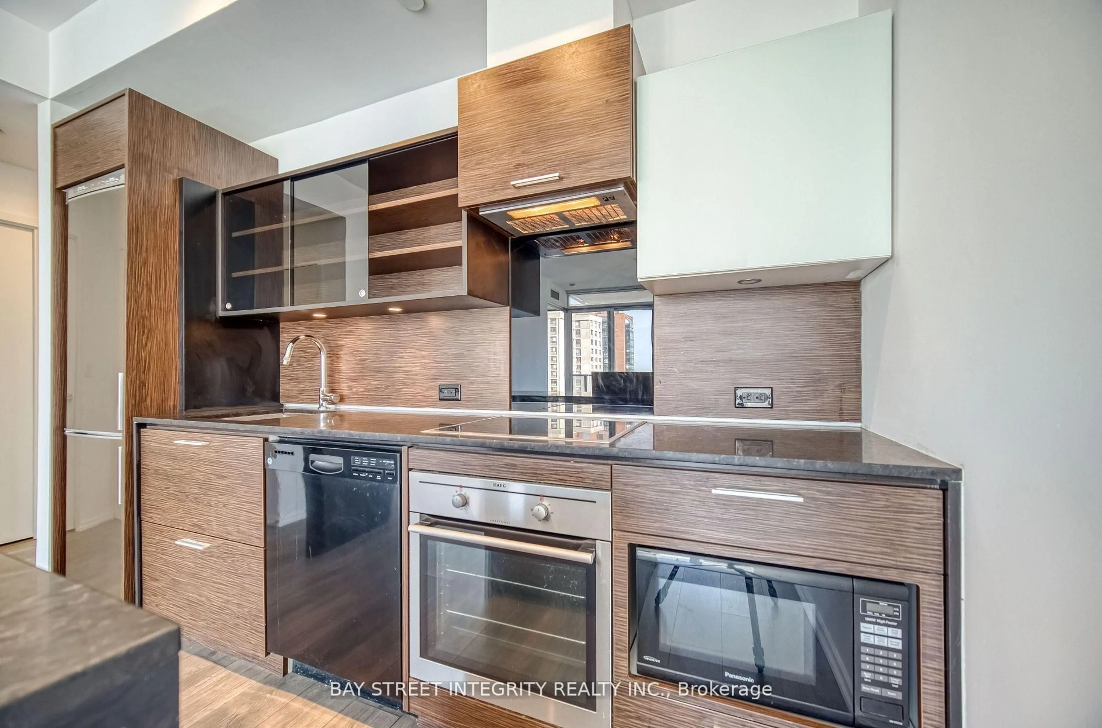 Unknown for 75 St Nicholas St #2105, Toronto Ontario M4Y 0A5