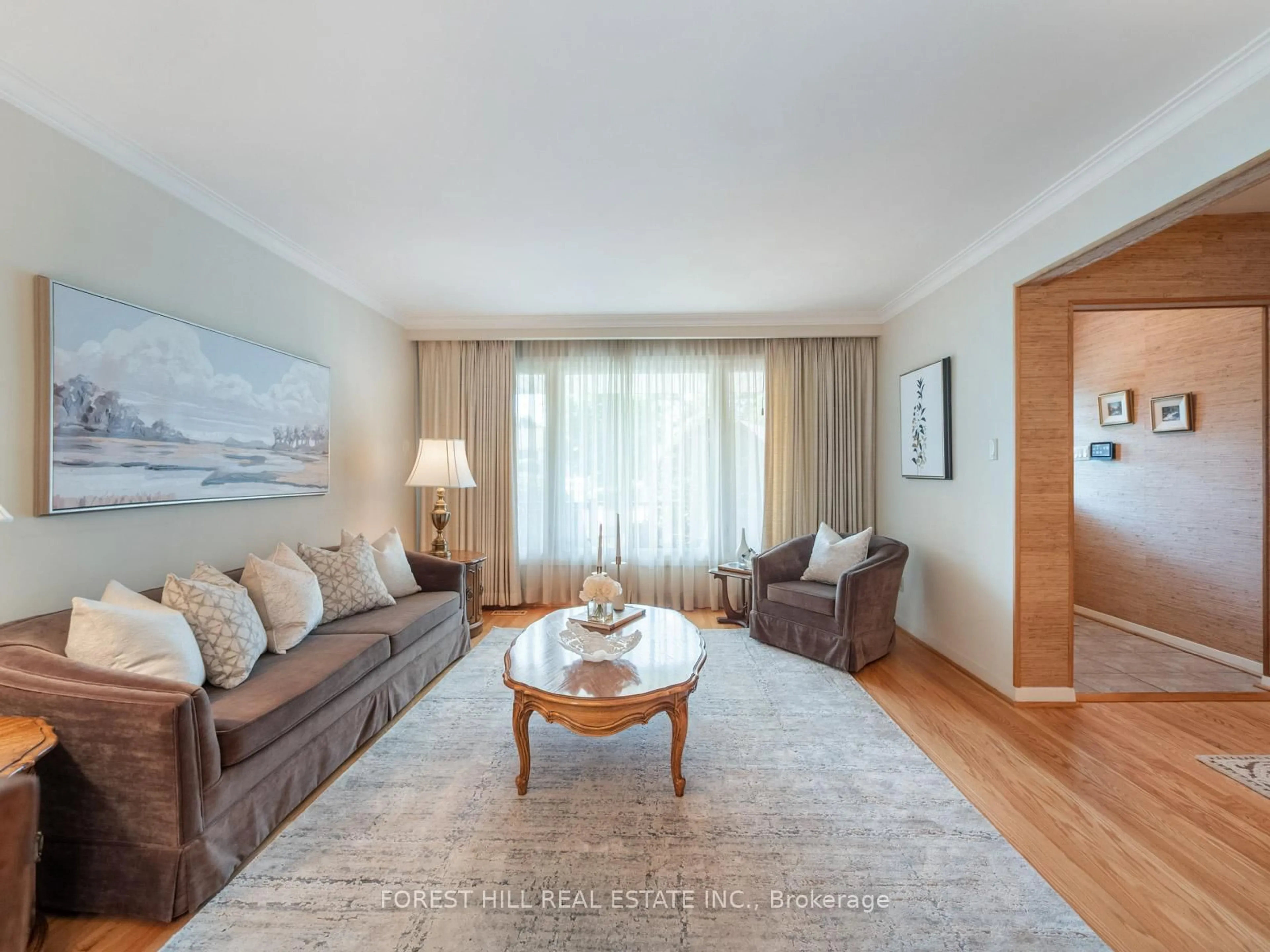 Living room with furniture, wood/laminate floor for 16 Oldborough Circ, Toronto Ontario M2J 3A2