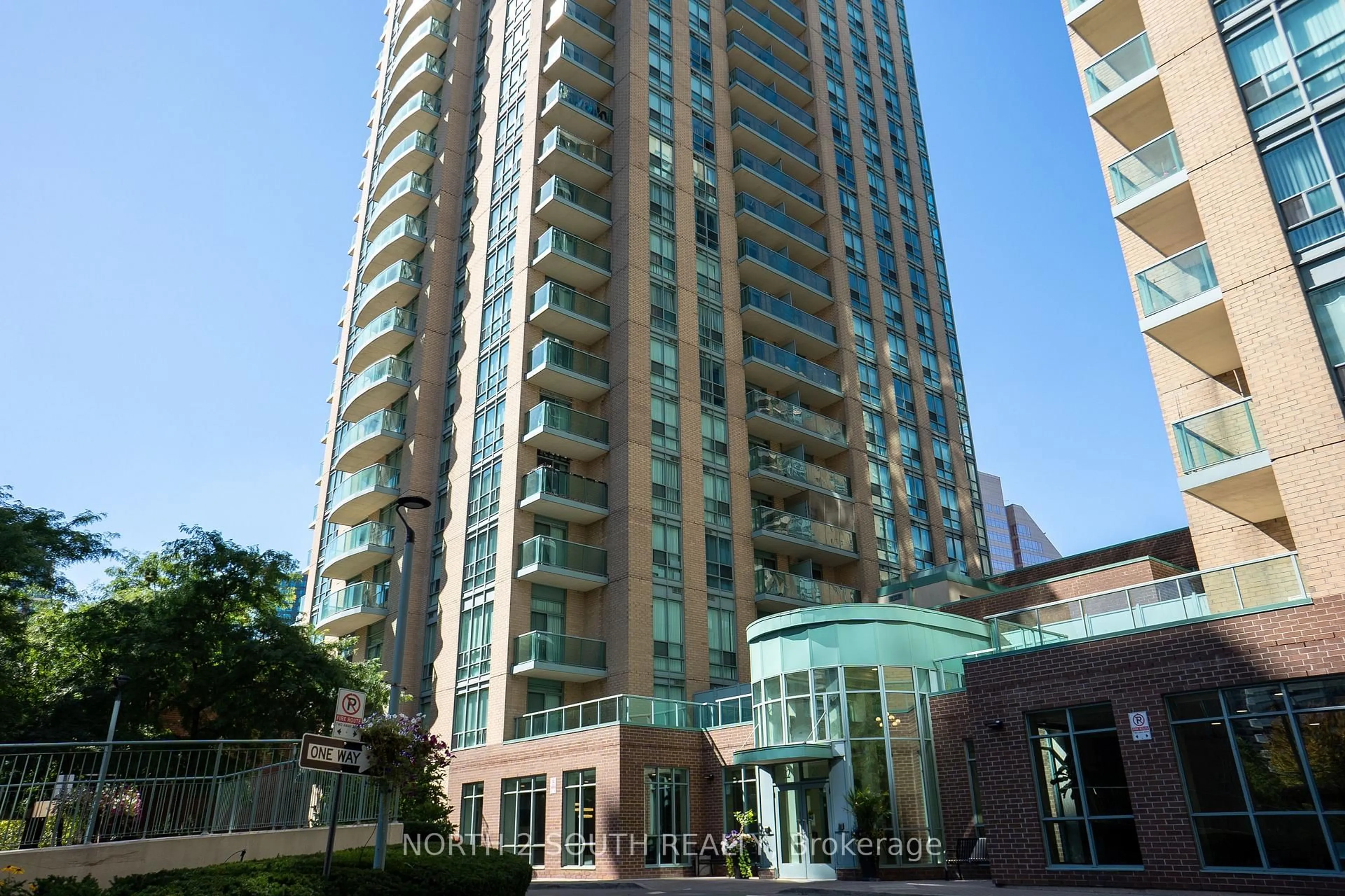 Indoor foyer for 22 Olive Ave #108, Toronto Ontario M2N 7G6