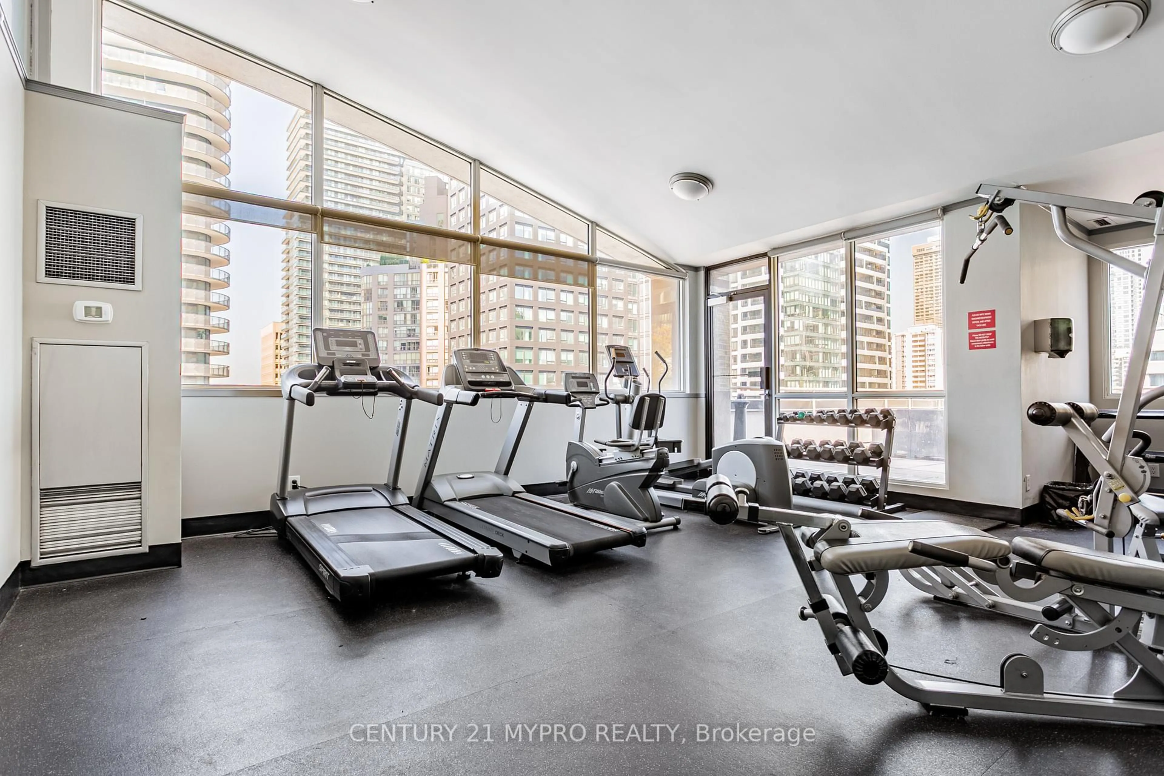 Gym or fitness room for 555 Yonge St #401, Toronto Ontario M4Y 3A6
