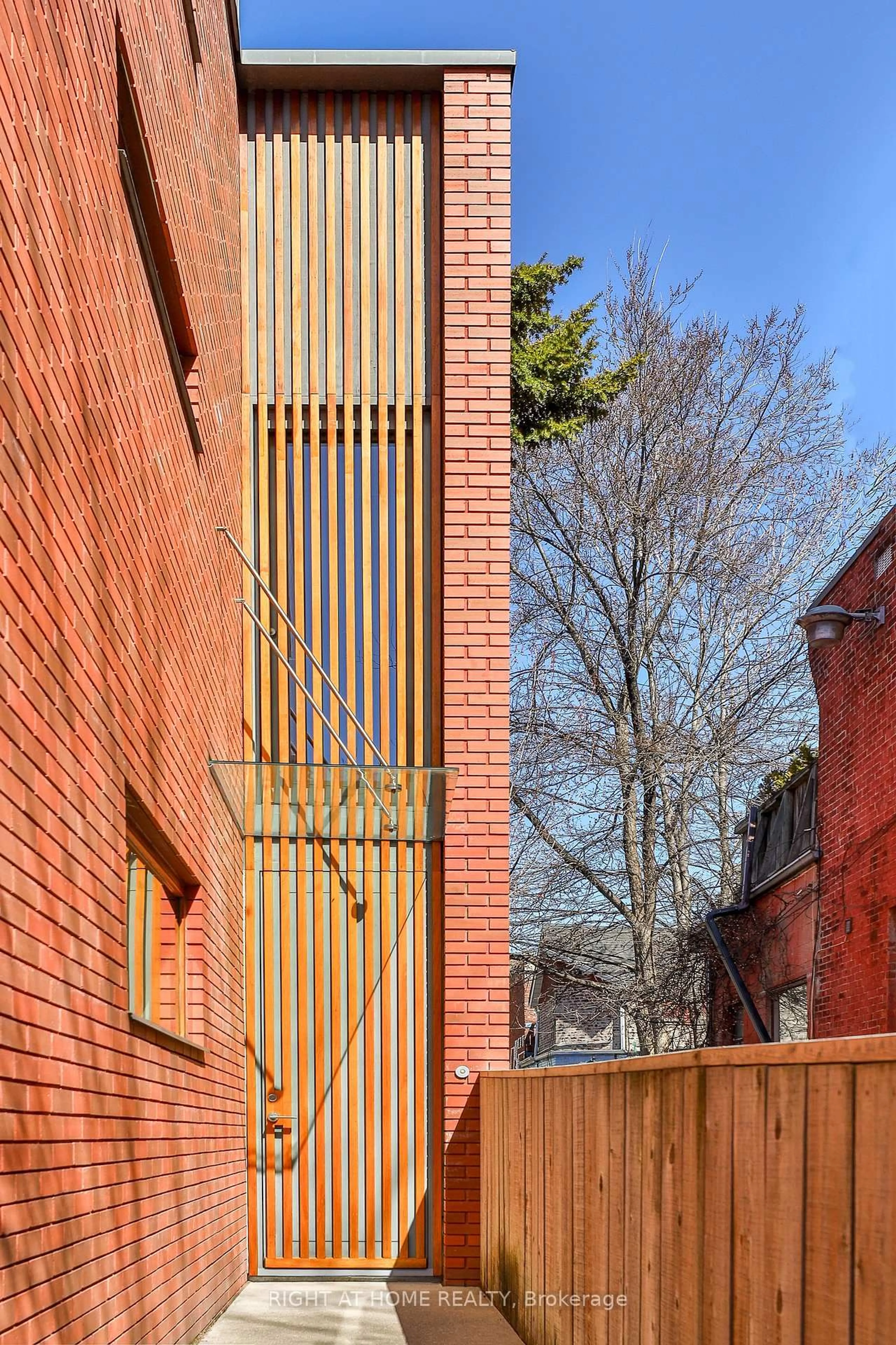 Home with brick exterior material, street for 694 Richmond St, Toronto Ontario M6J 1C5