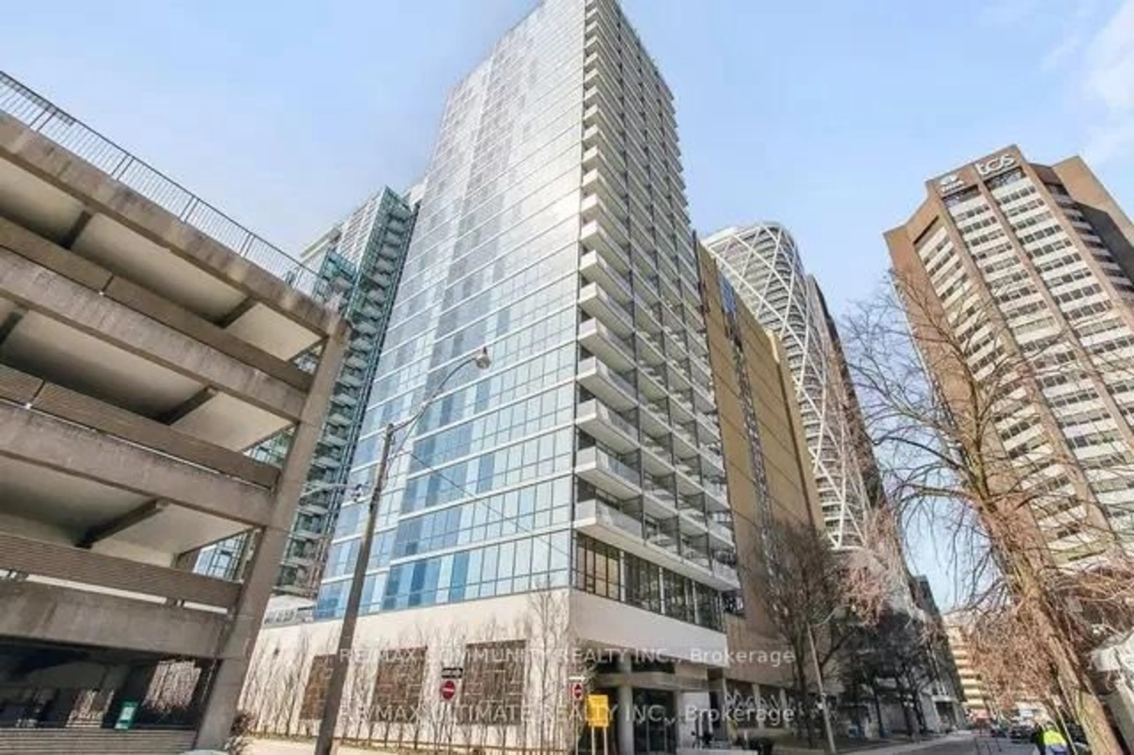 Indoor foyer for 210 Simcoe St #1610, Toronto Ontario M5T 0A9