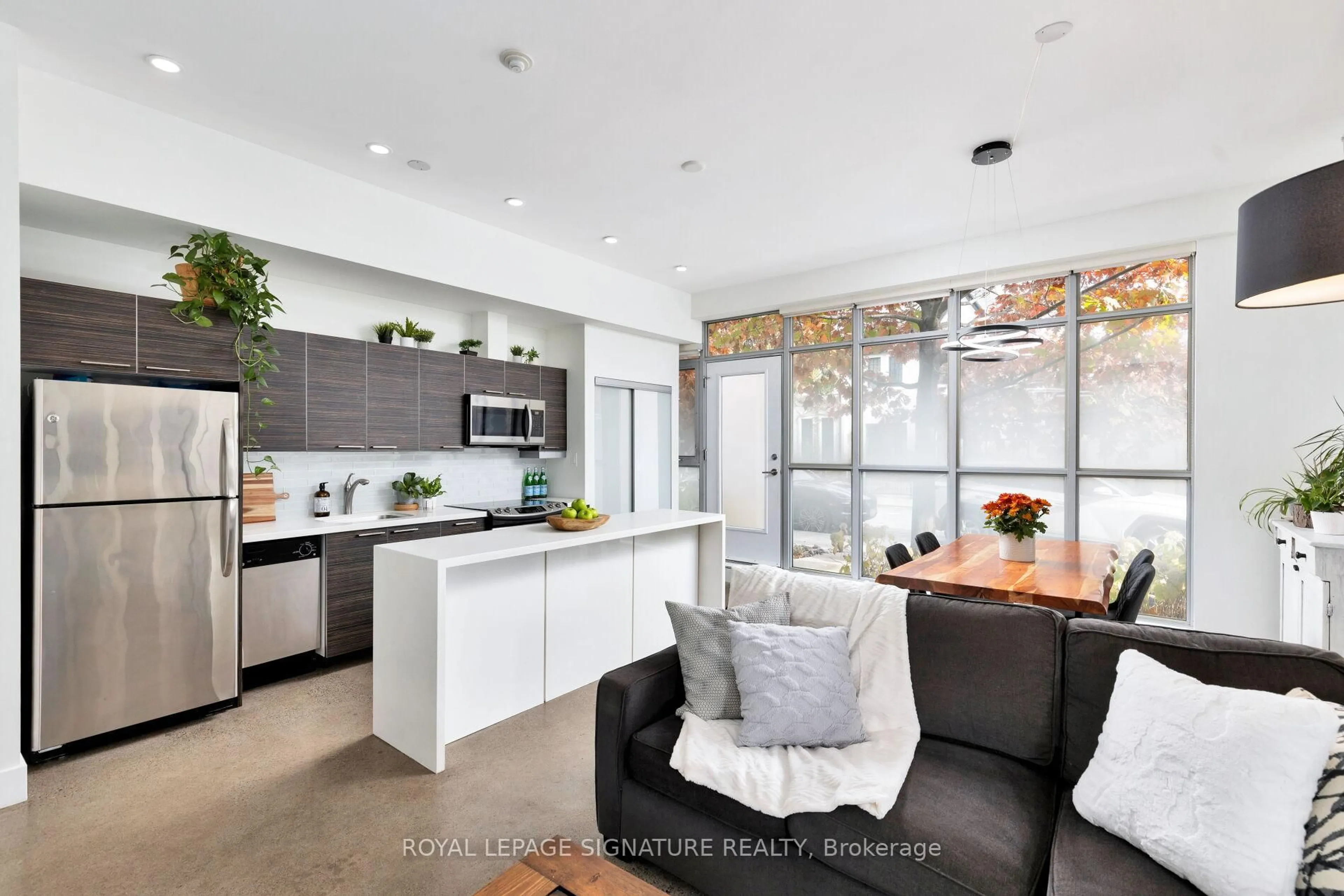 Open concept kitchen, ceramic/tile floor for 52 Sumach St #101, Toronto Ontario M5A 3J7