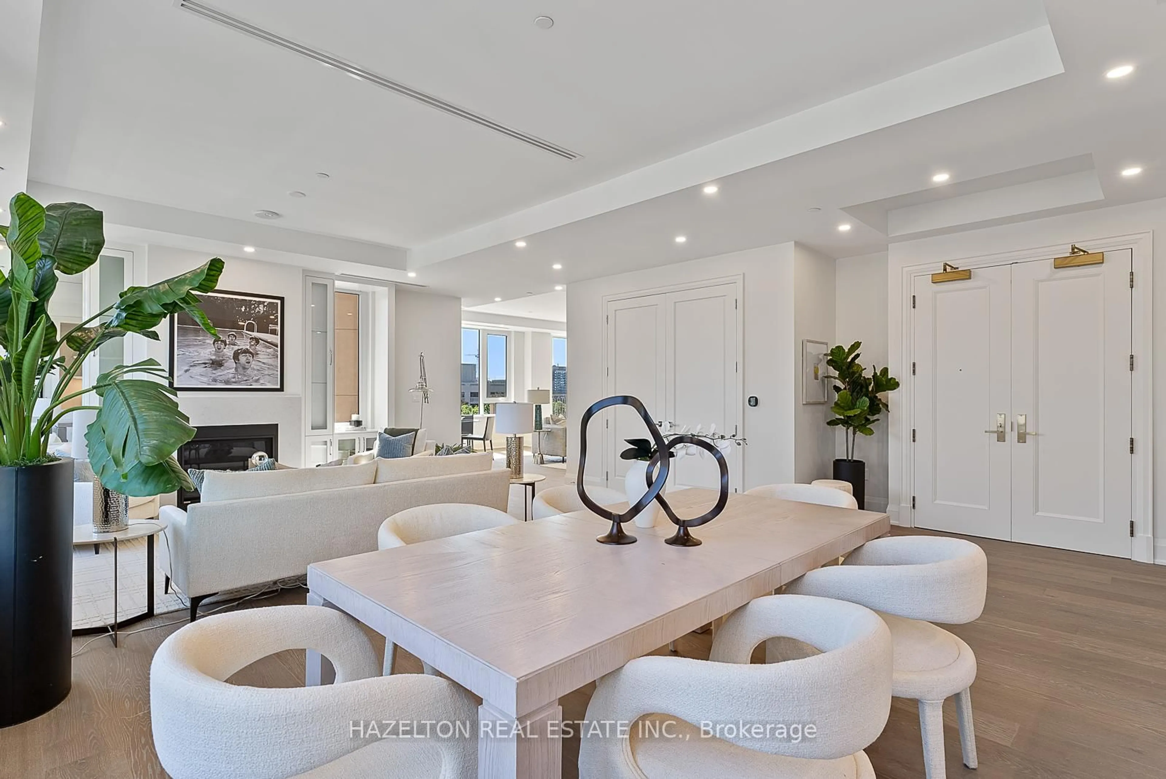 Unknown for 128 Hazelton Ave #802, Toronto Ontario M5R 2E5