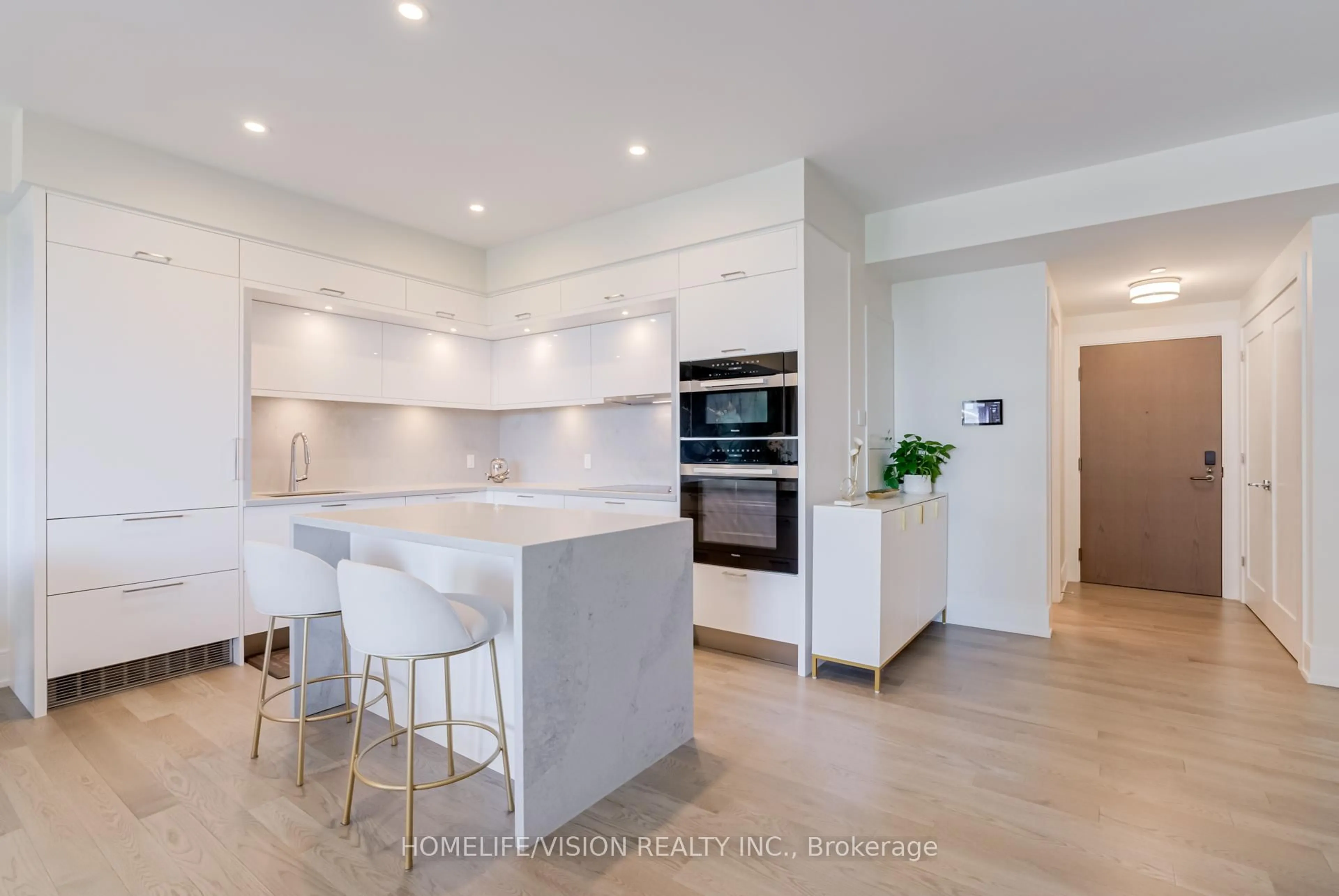 Contemporary kitchen, unknown for 30 Inn On The Park Dr #1810, Toronto Ontario M3C 0P7