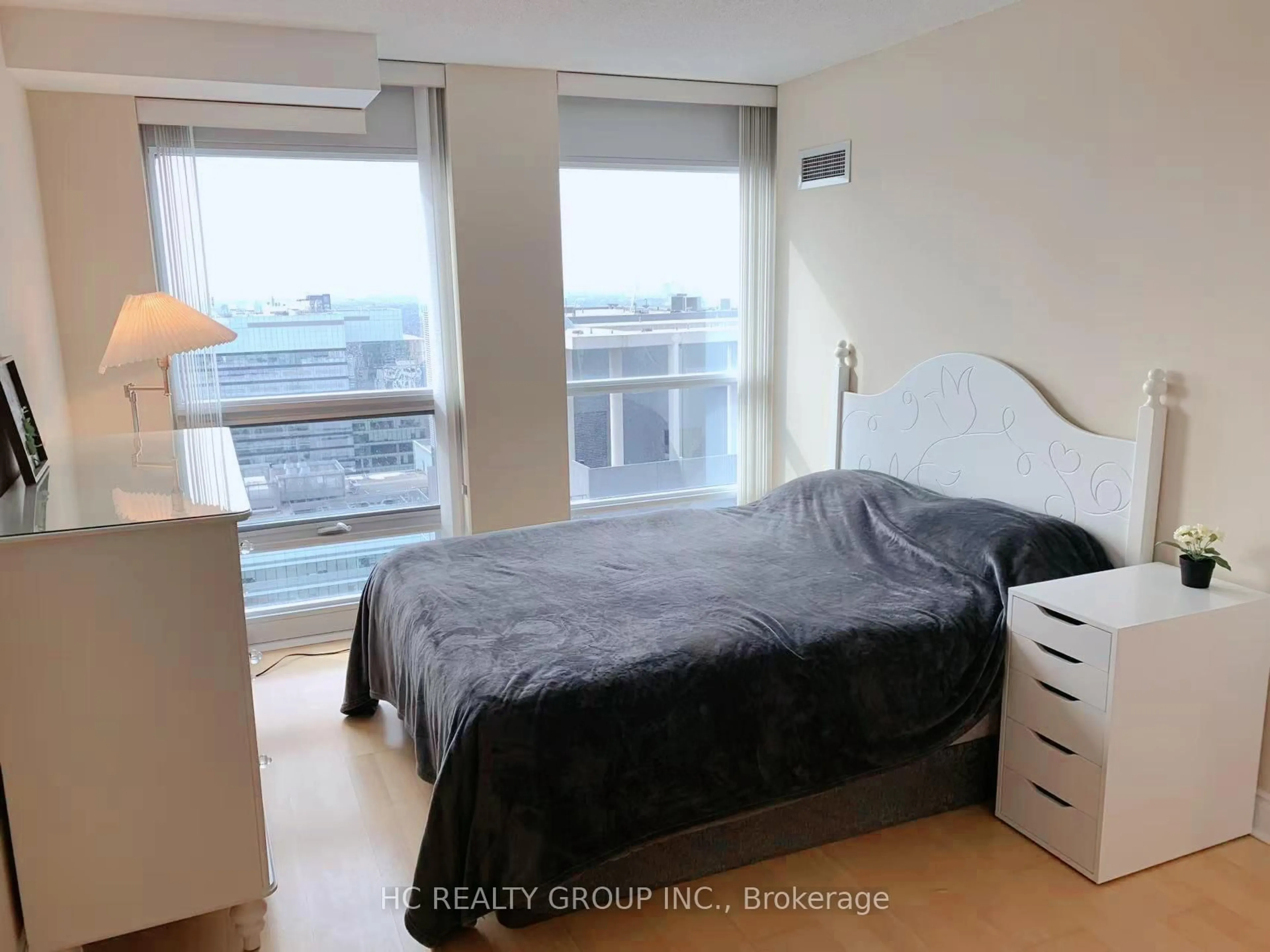 Bedroom with bed, floor is not visible for 763 Bay St #4209, Toronto Ontario M5G 2R3