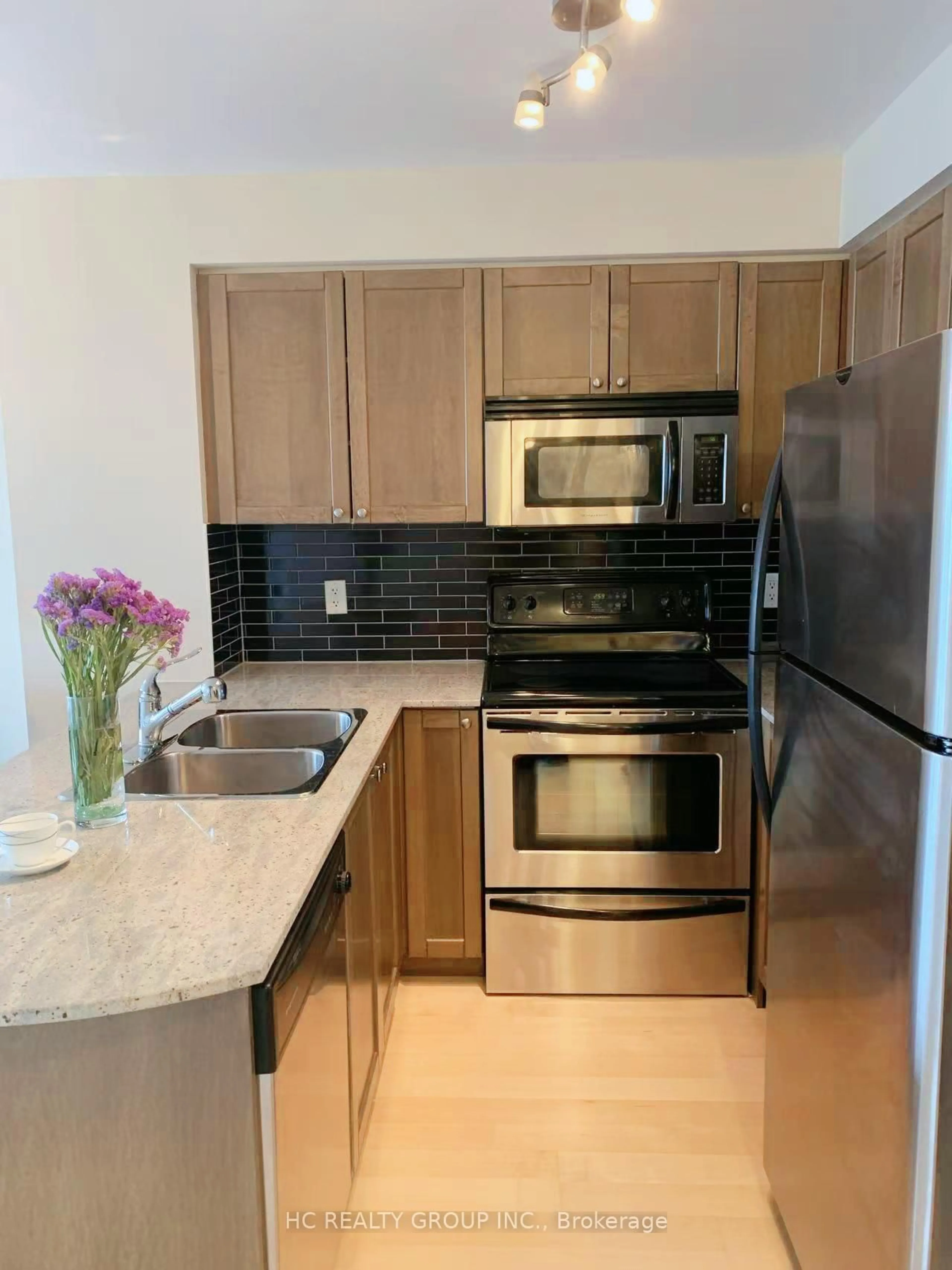 Standard kitchen, unknown for 763 Bay St #4209, Toronto Ontario M5G 2R3
