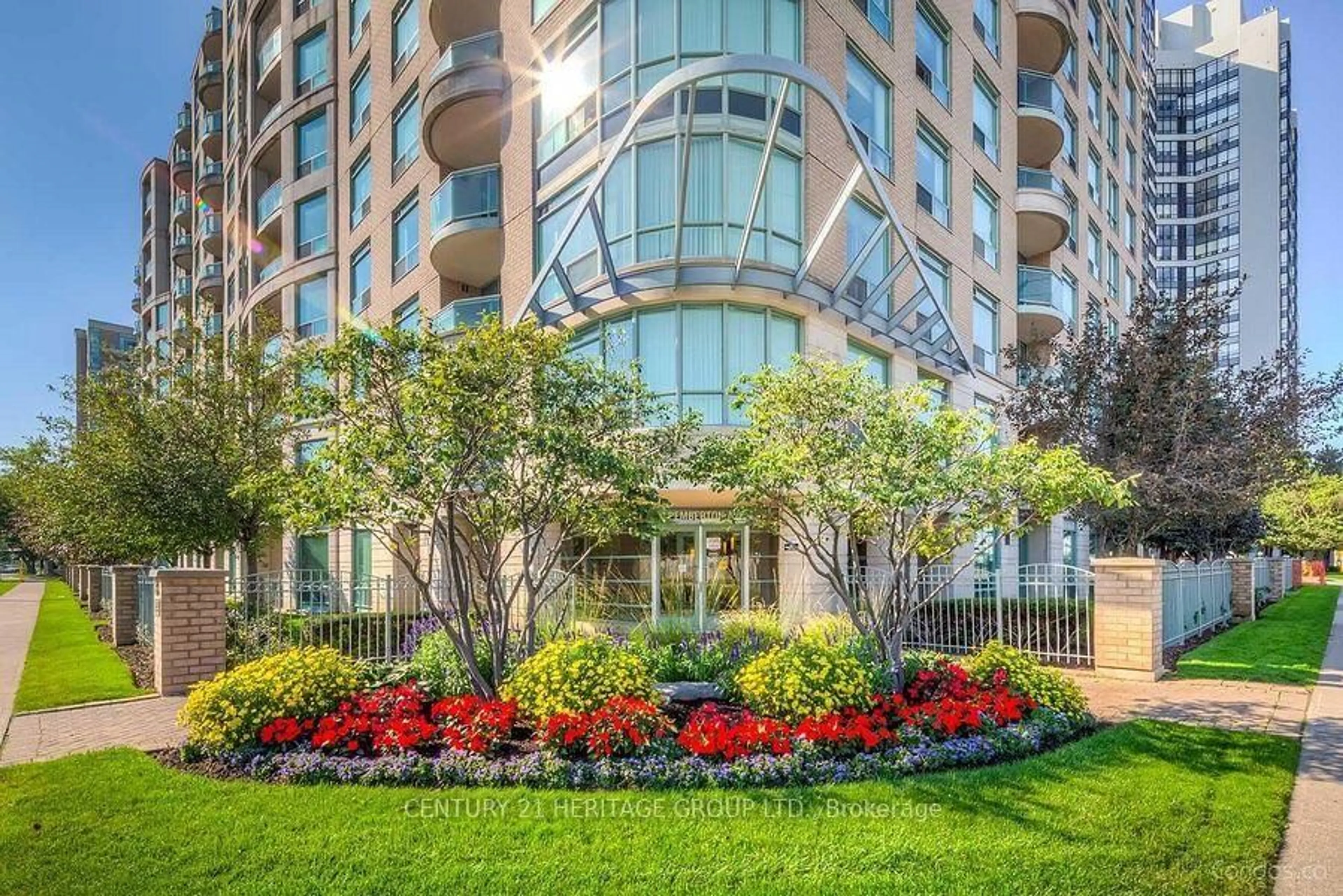 Indoor foyer for 8 Pemberton Ave #1202, Toronto Ontario M2M 4K8