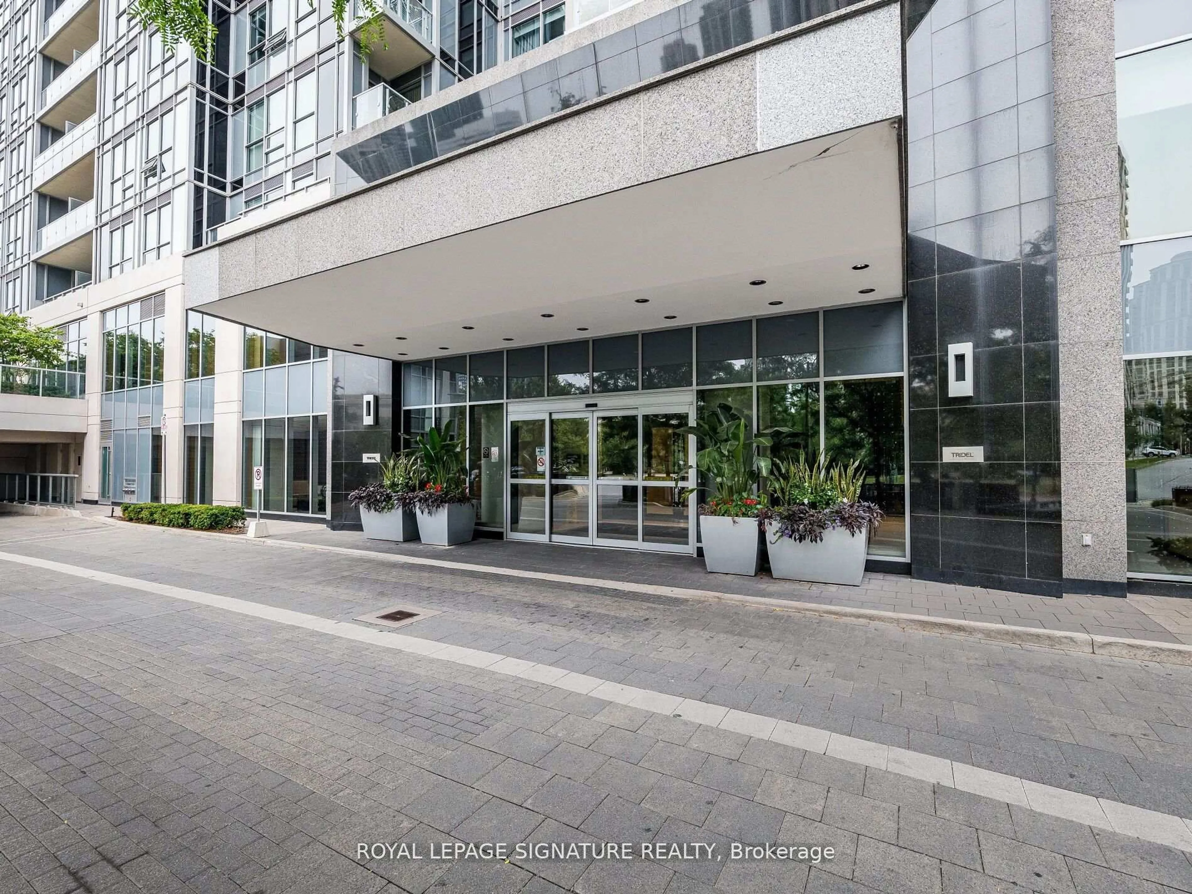 Indoor foyer for 120 Harrison Garden Blvd #241, Toronto Ontario M2N 0H1