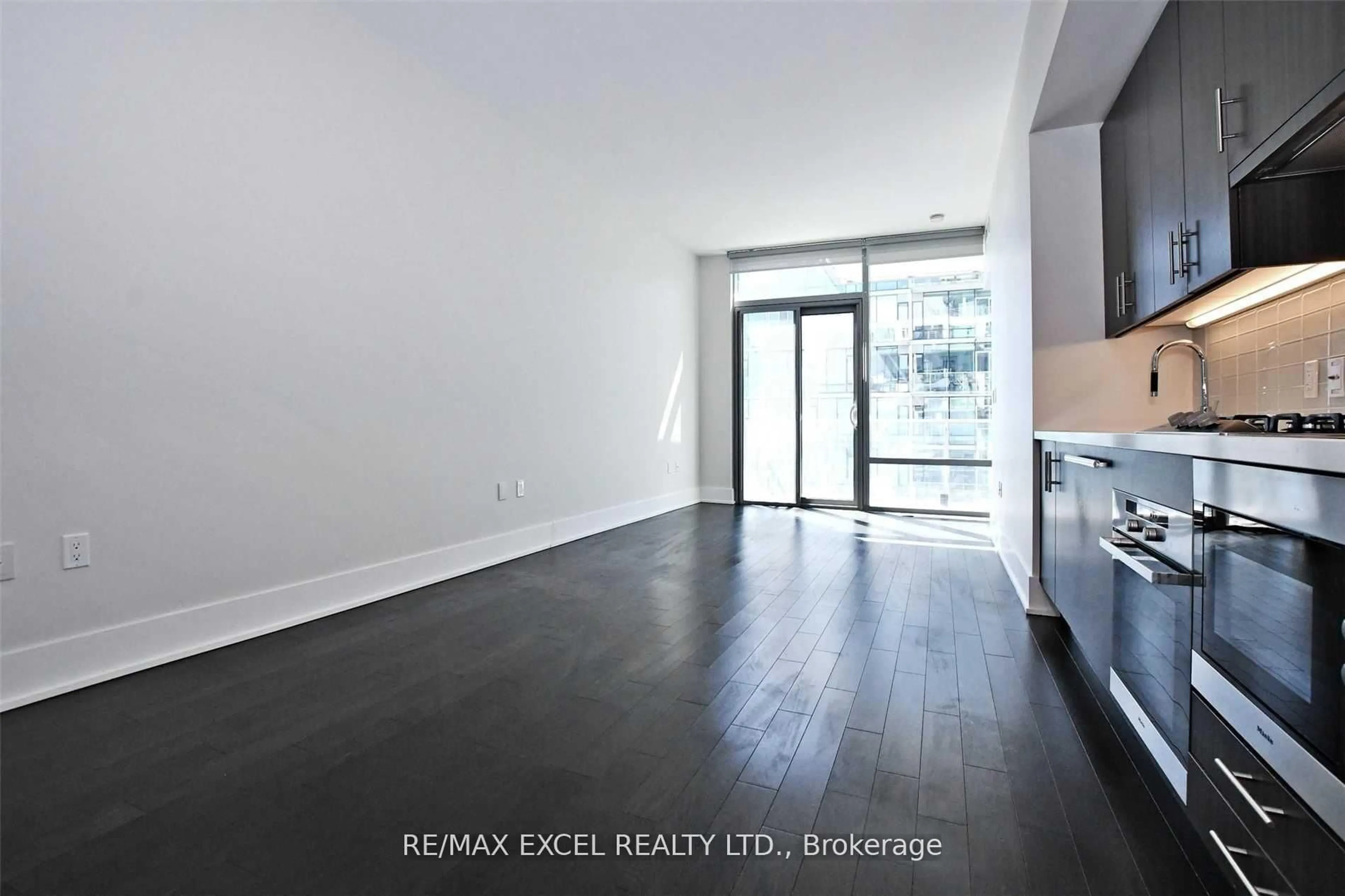 A pic of a room for 39 Queens Quay #723, Toronto Ontario M5E 0A5