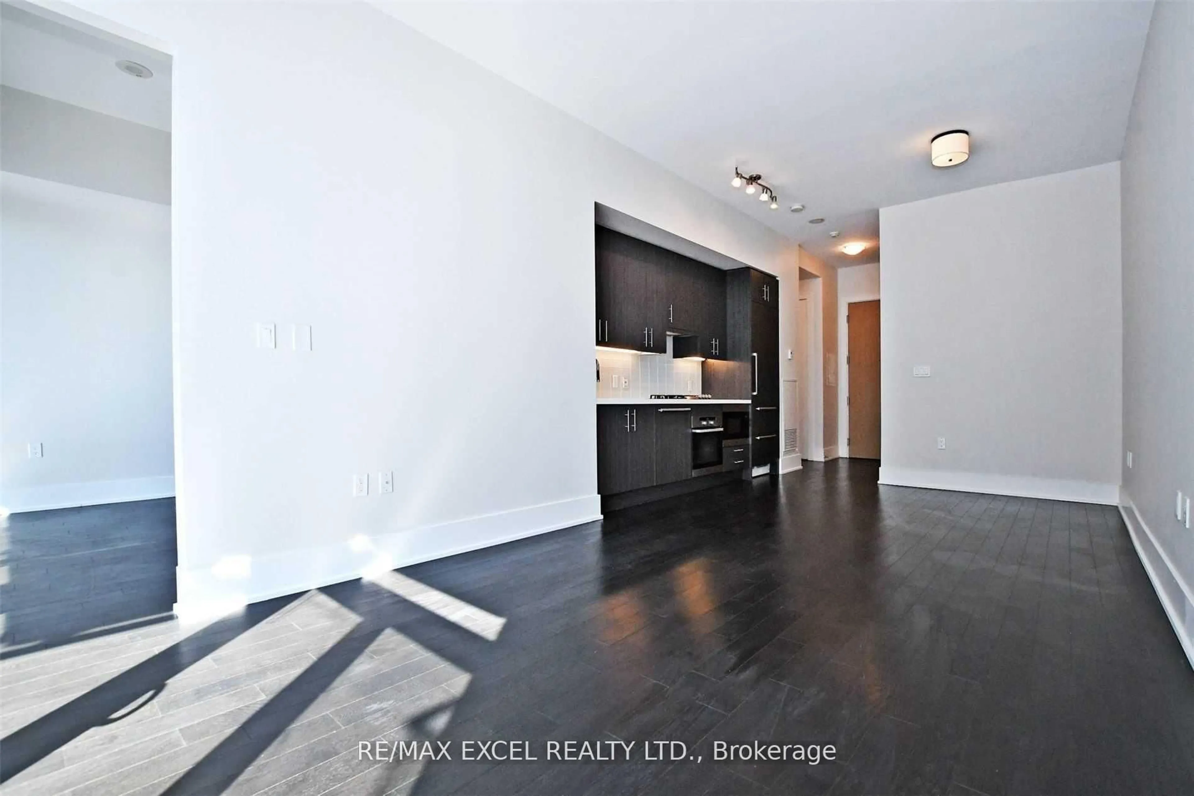 Unknown for 39 Queens Quay #723, Toronto Ontario M5E 0A5