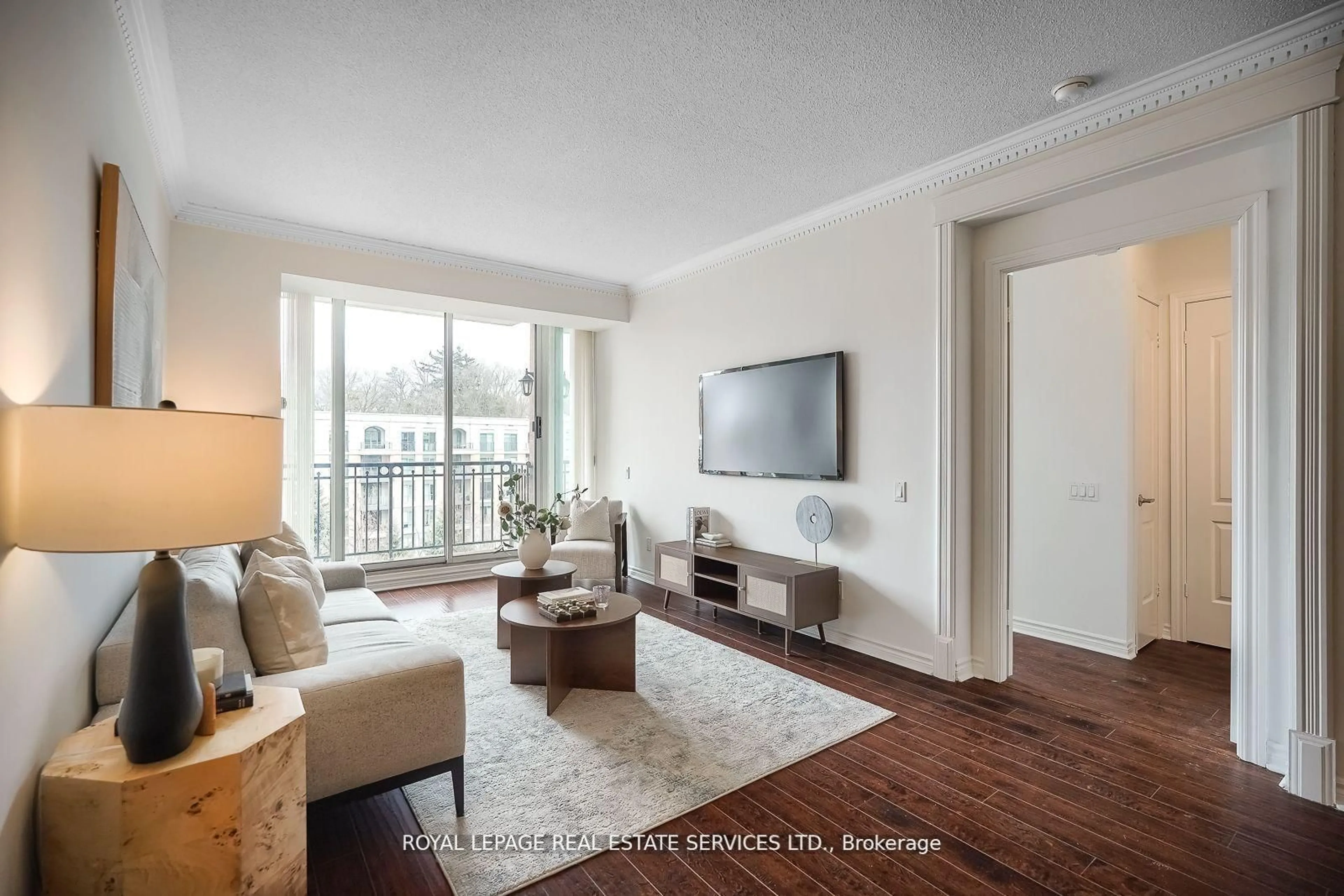 Living room with furniture, wood/laminate floor for 18 William Carson Cres #811, Toronto Ontario M2P 2G6