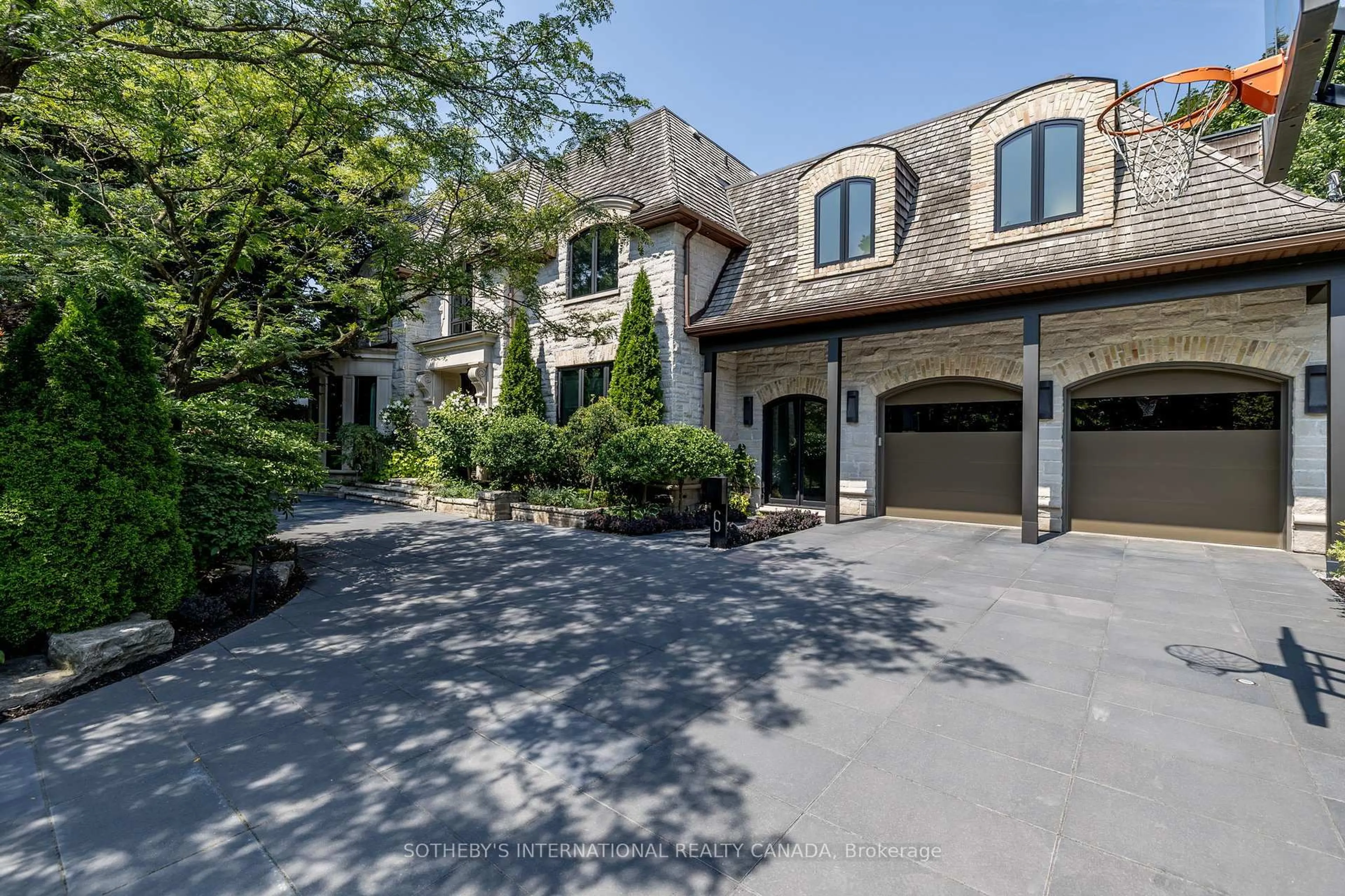 Unknown for 6 Bayview Wood, Toronto Ontario M4N 1R7