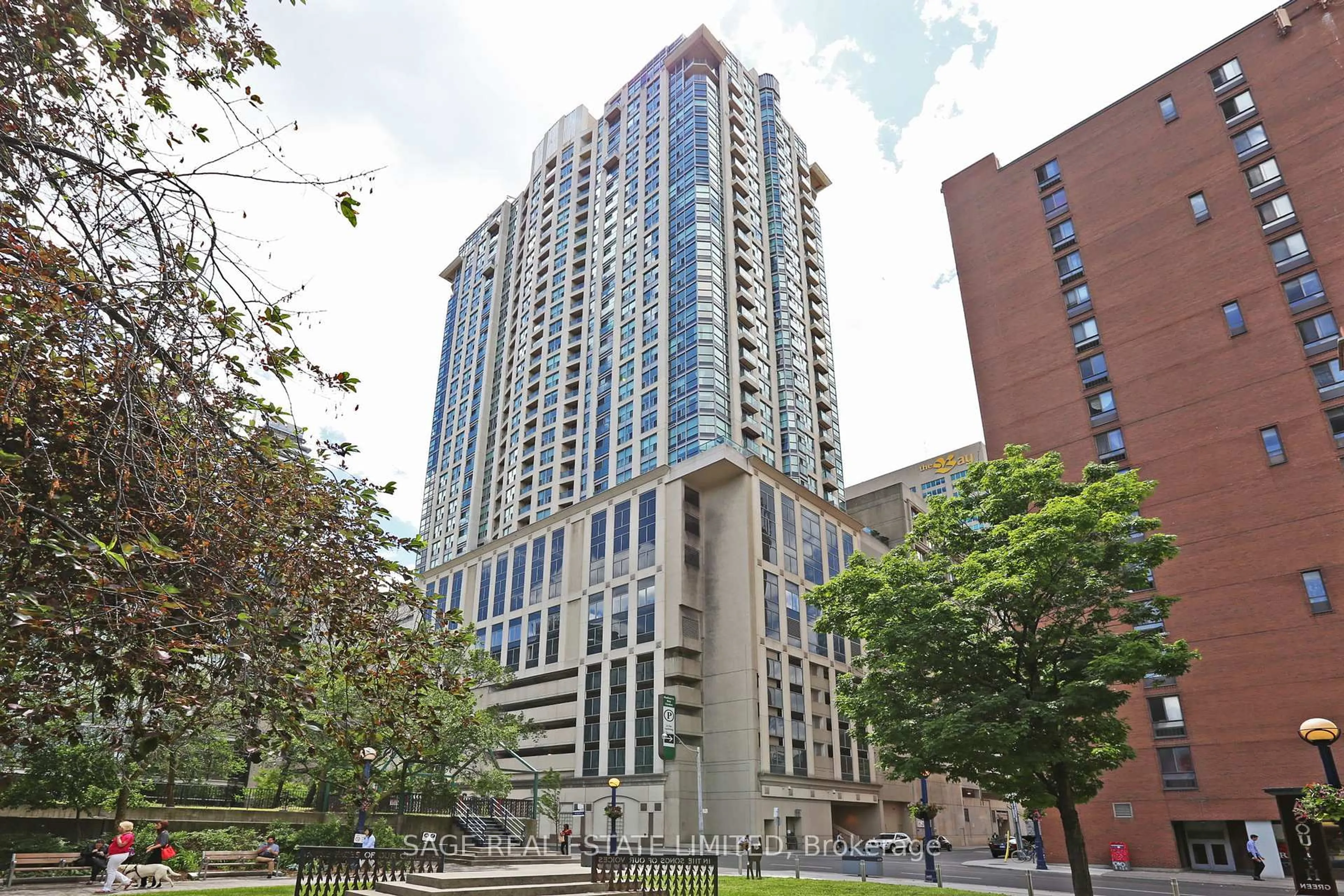 Indoor foyer for 8 Park Rd #3010, Toronto Ontario M4W 3S5