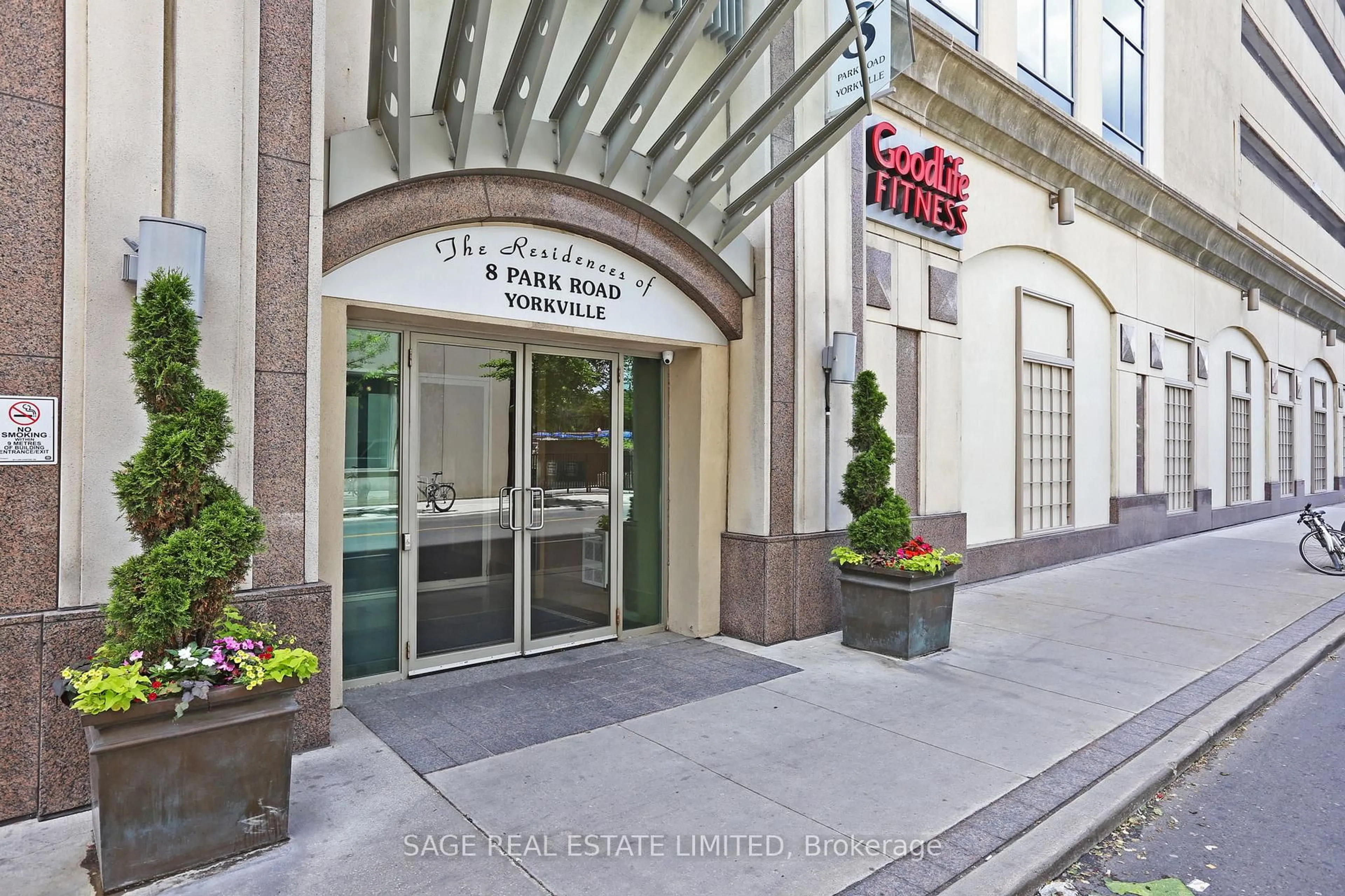 Indoor foyer for 8 Park Rd #3010, Toronto Ontario M4W 3S5