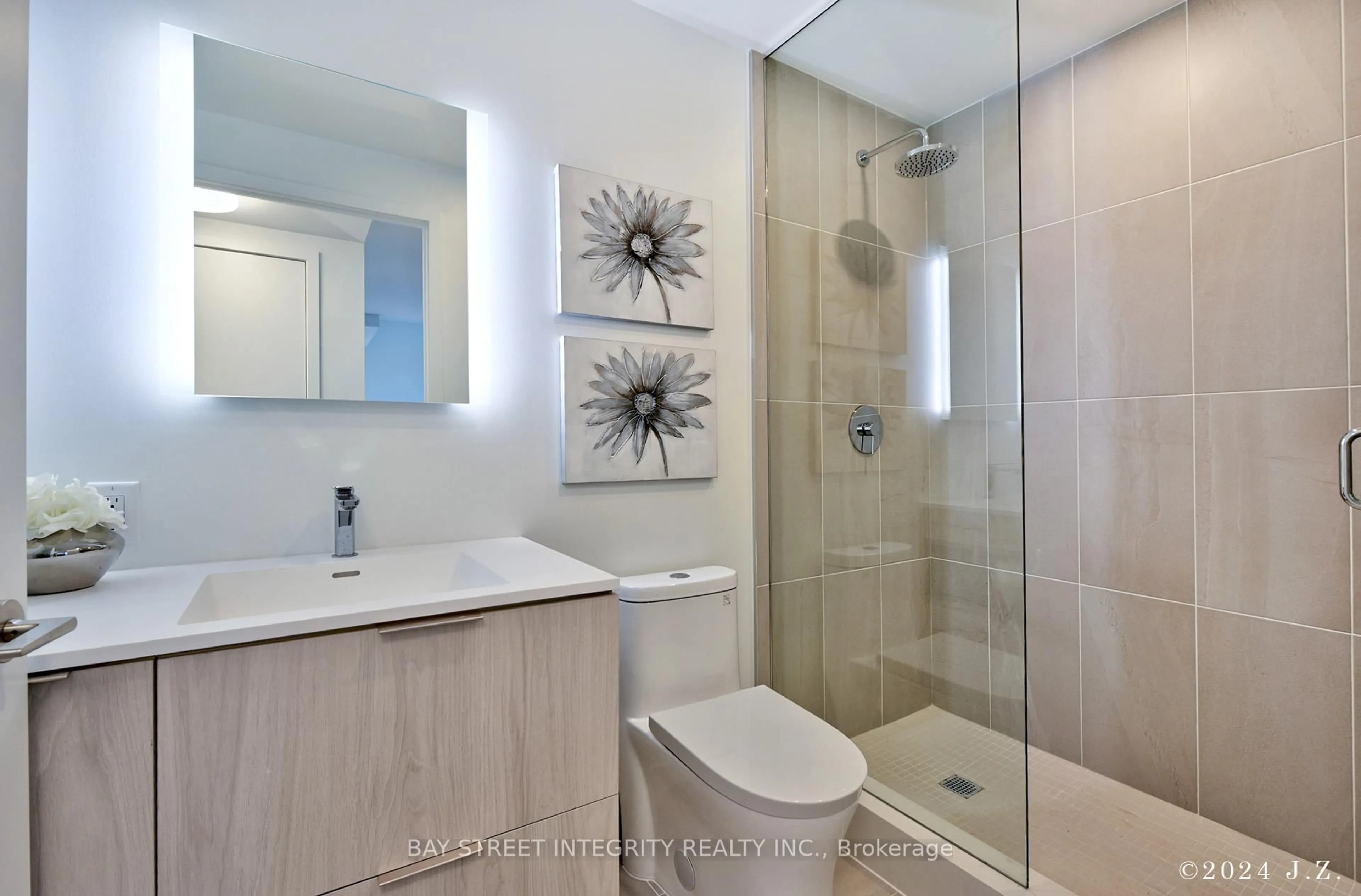 Contemporary bathroom, ceramic/tile floor for 185 Alberta Ave #403, Toronto Ontario M6C 1C5