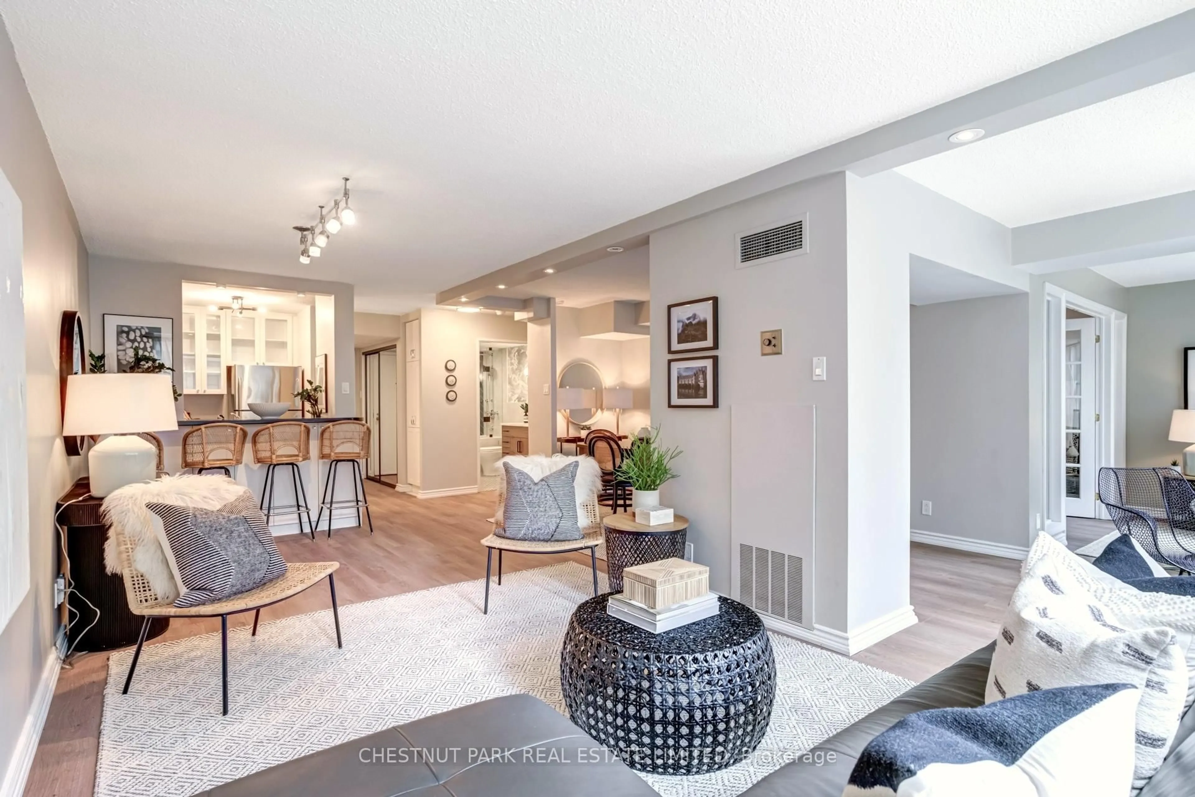 Living room with furniture, unknown for 92 King St #305, Toronto Ontario M5C 2V8