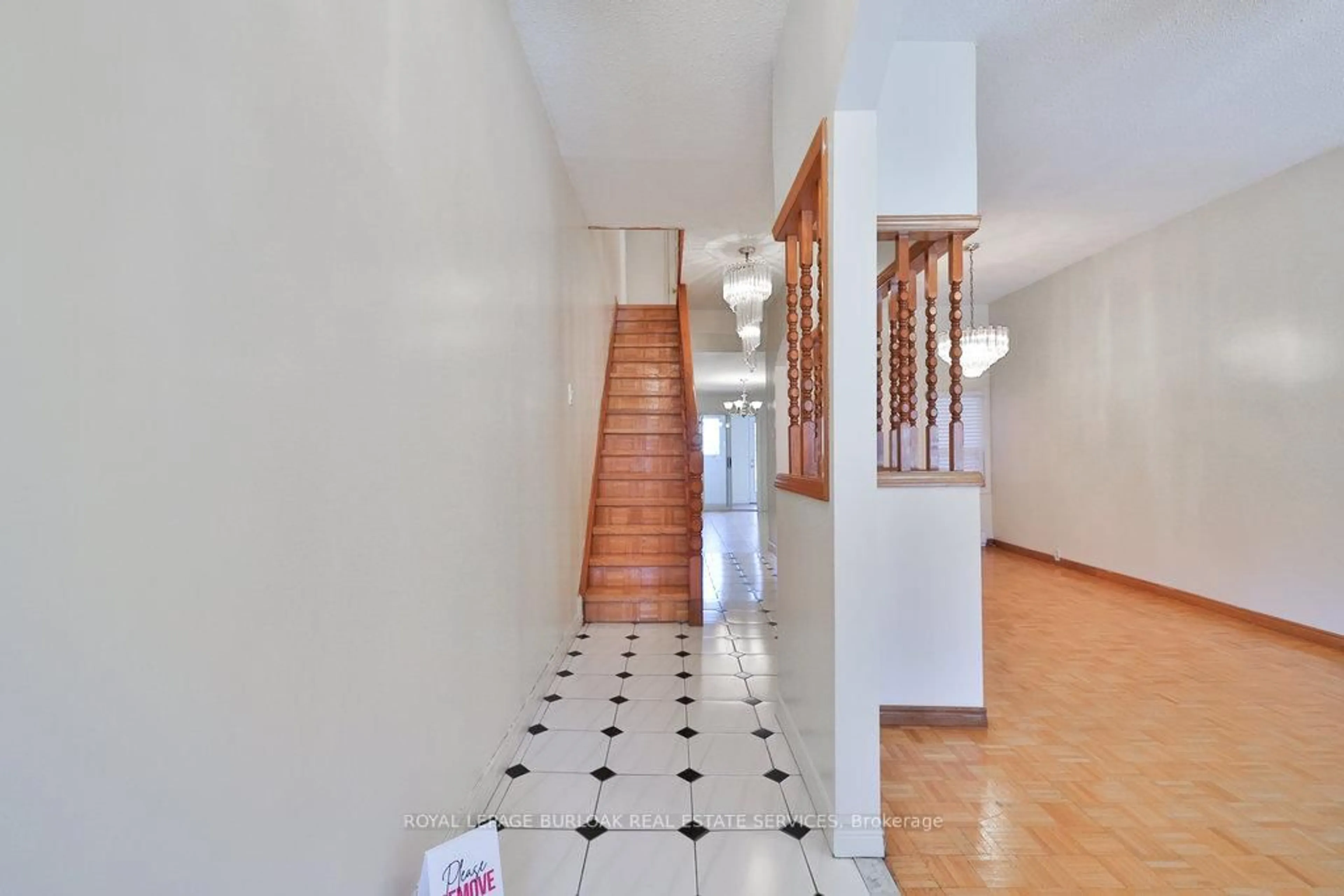 Indoor foyer for 86 Margueretta St, Toronto Ontario M6H 3S3